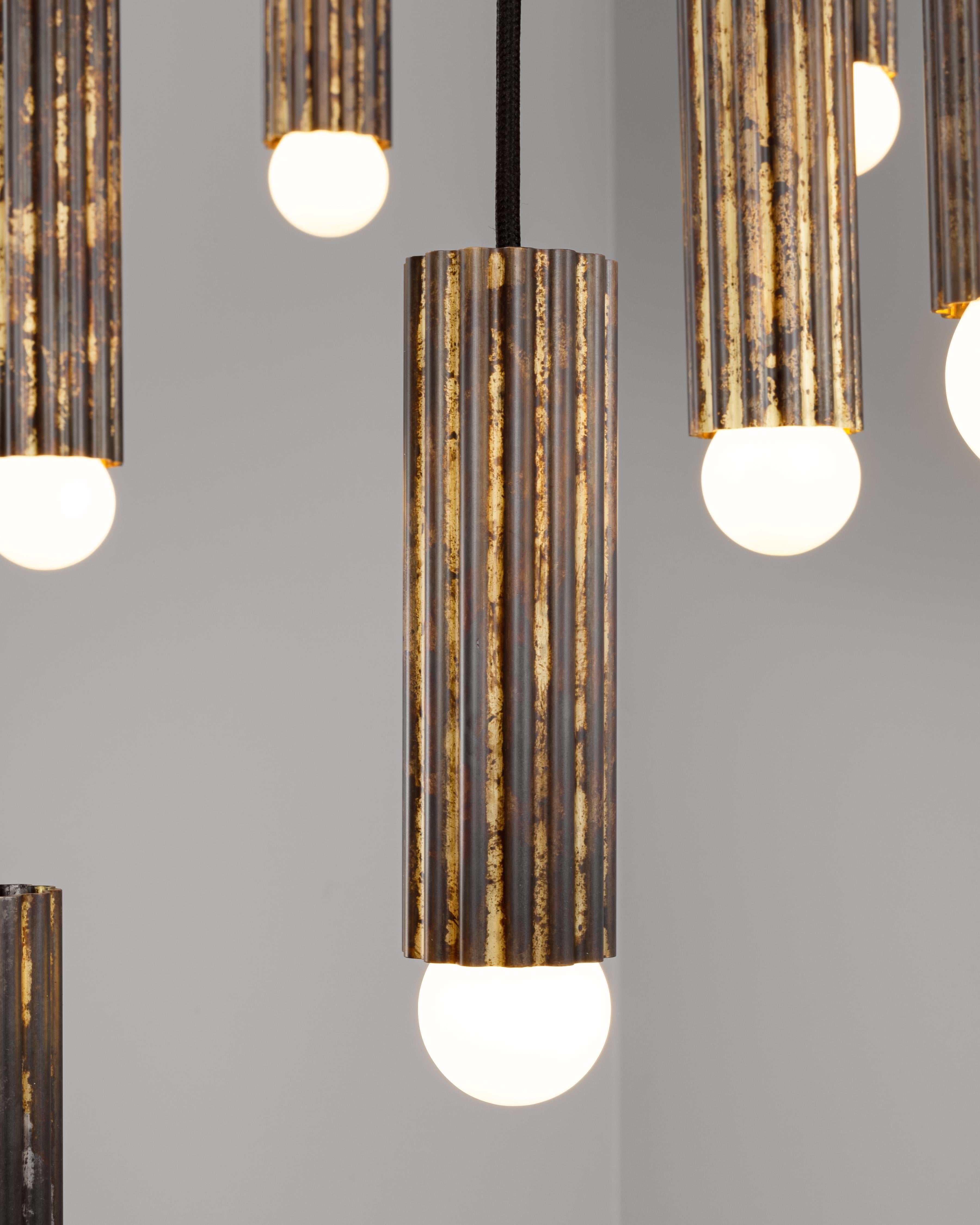 Vesta Cluster 32 Chandelier In New Condition For Sale In High Point, NC
