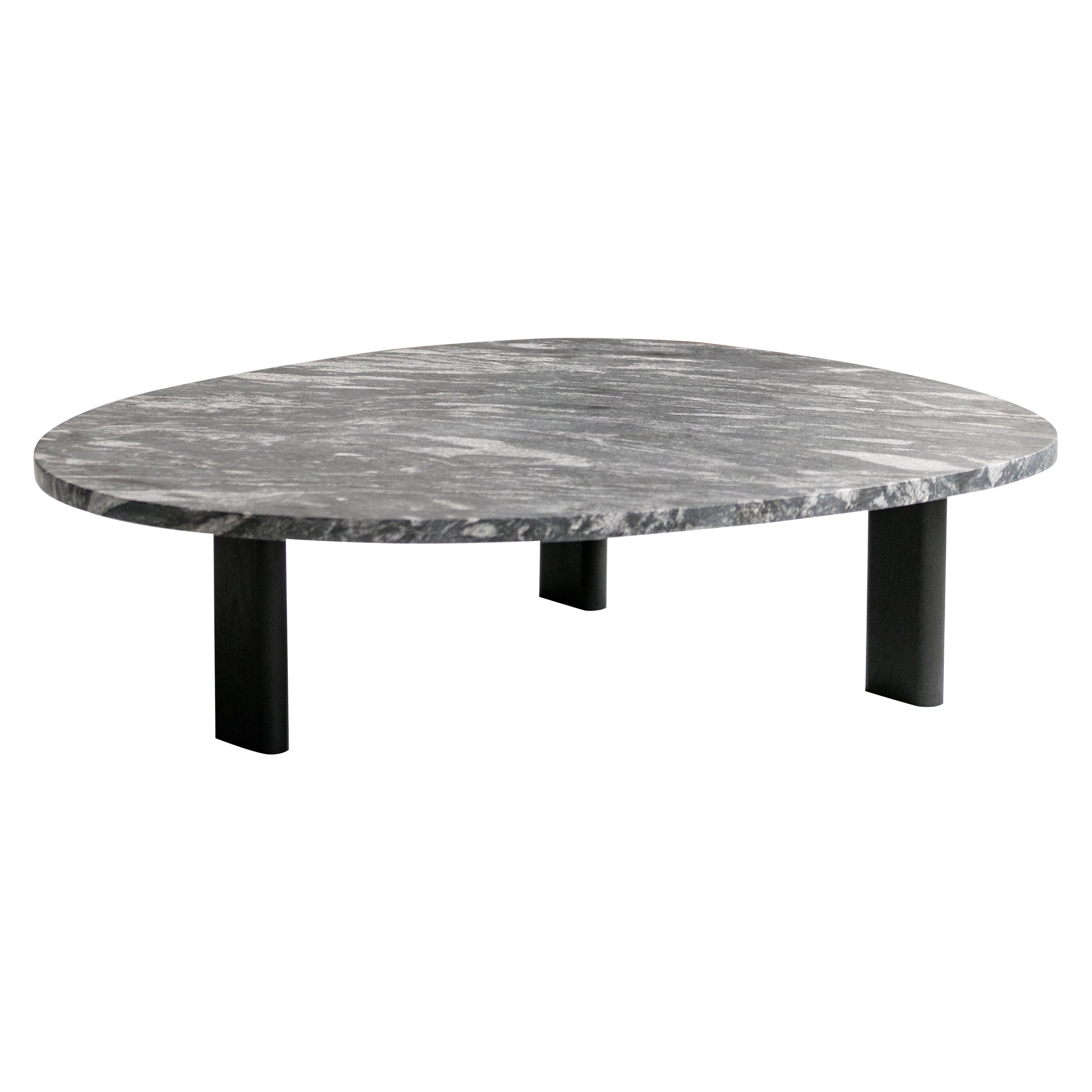 Table basse Vesta en frêne massif et recouvert de pierre de 52 po. par Mary Ratcliffe Studio