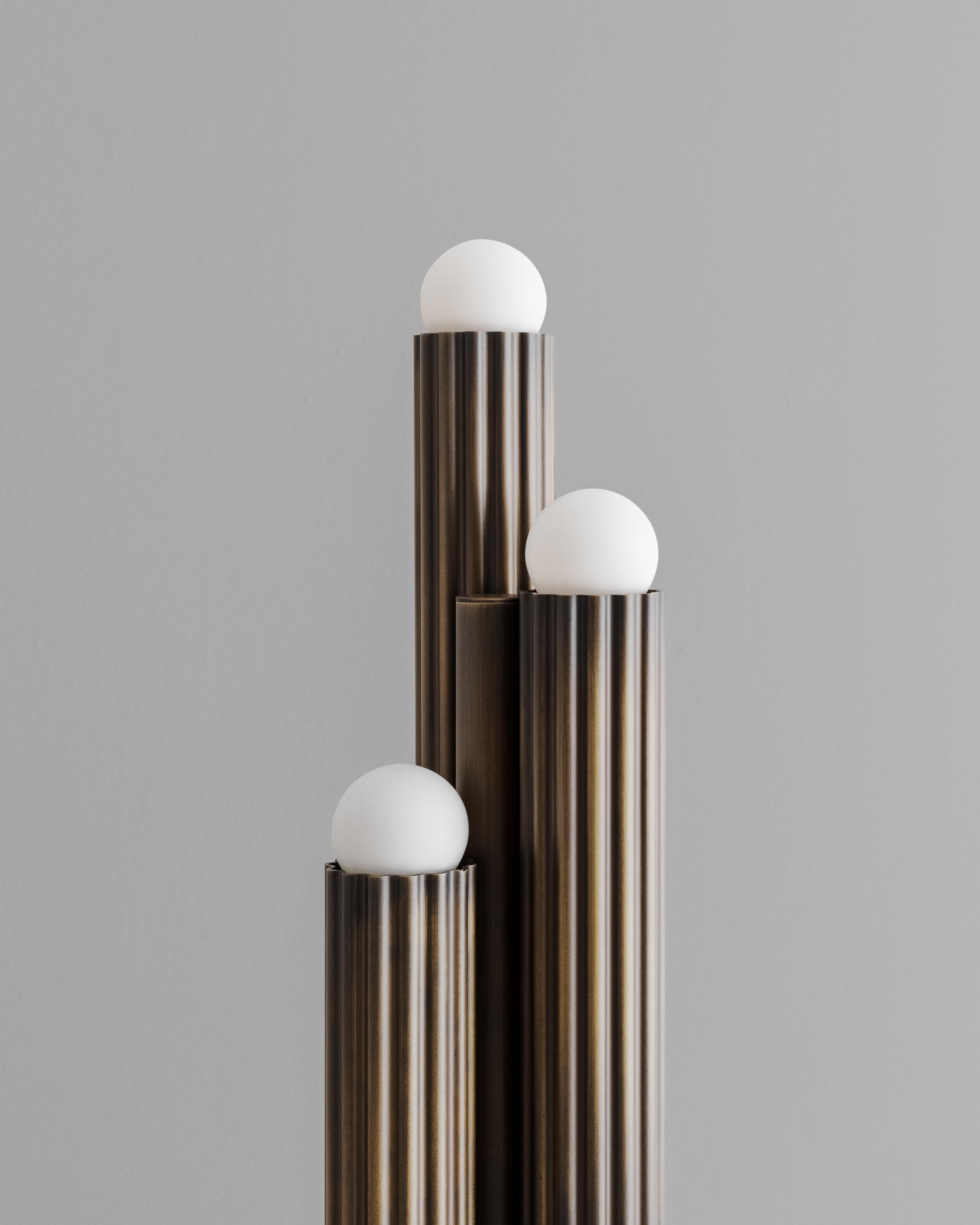 Vesta Table Lamp im Angebot 2