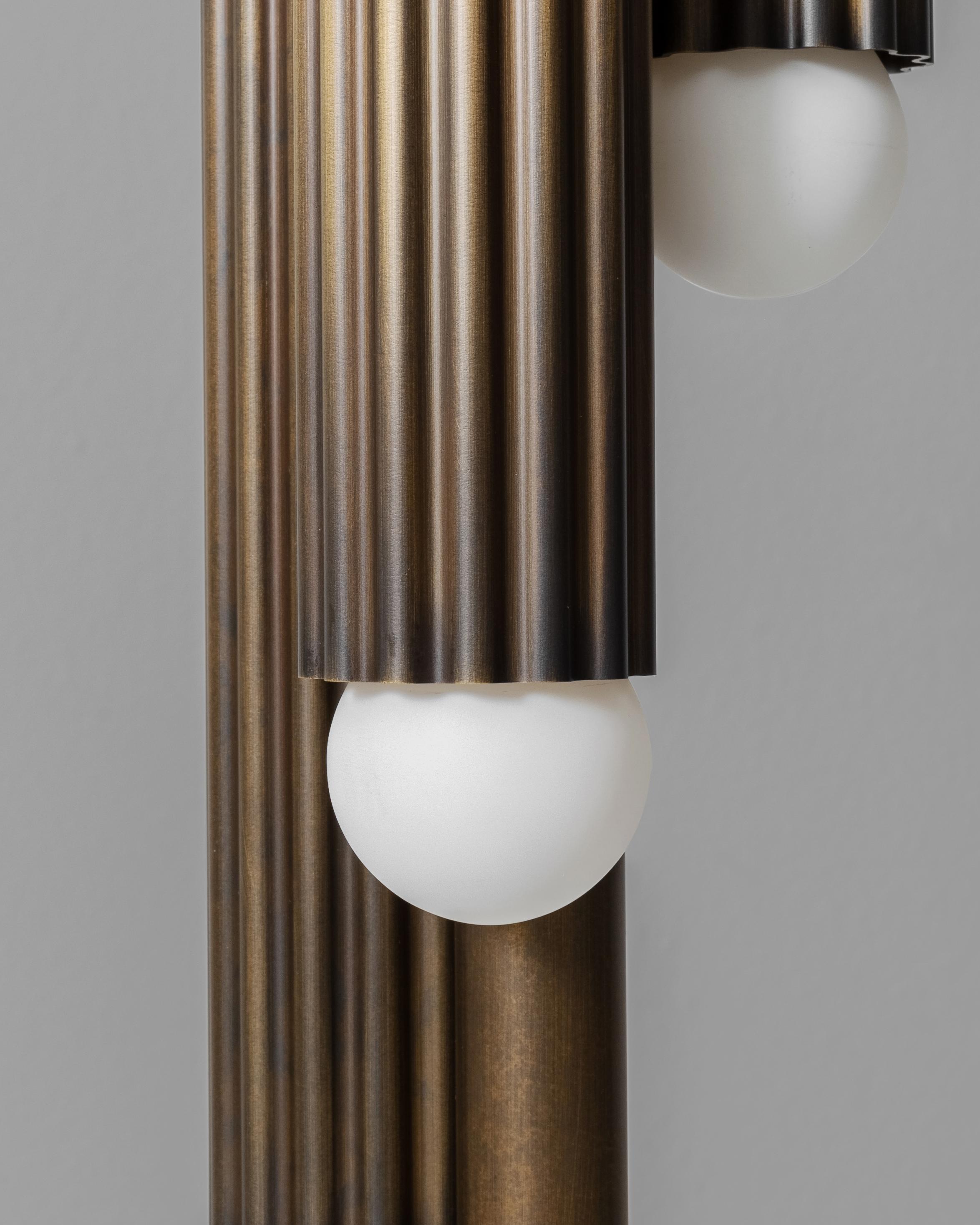 Vesta Table Lamp im Angebot 8