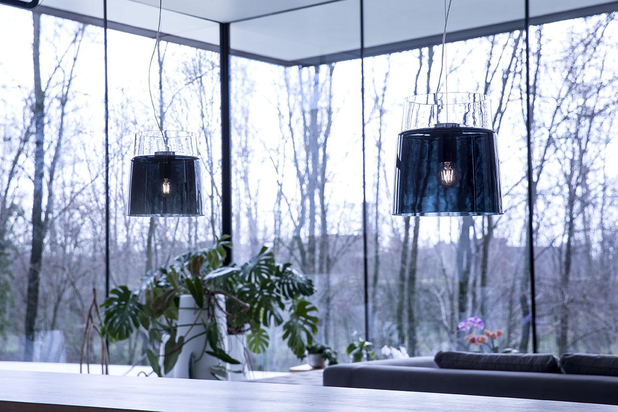 What a story light is! And what stories come from glass!
Vestale seems to be made with two pieces glued together and yet, thanks to knowing how to handle glass, this light product reveals a single diffuser, a whole element, wisely shielded to give