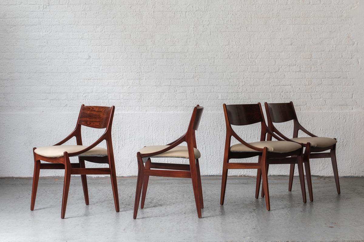 Vestervig Eriksen Set of 4 Dining Chairs in rosewood, Denmark, 1960’s 3
