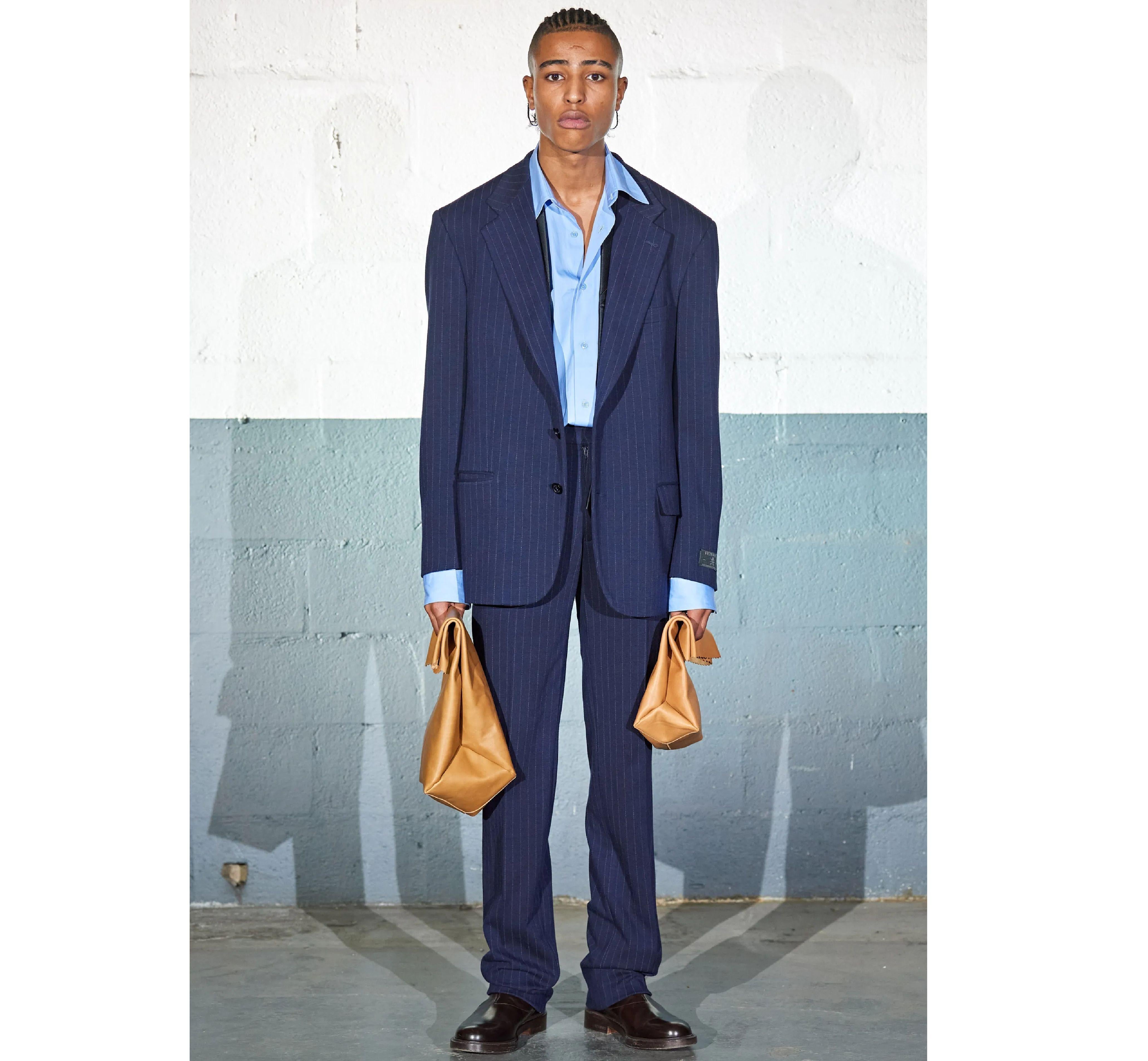 Vetement Couture Limitierte Auflage Kalbsleder-Brieftasche Clutch Messenger Bag, 2019 im Zustand „Hervorragend“ im Angebot in Brooklyn, NY