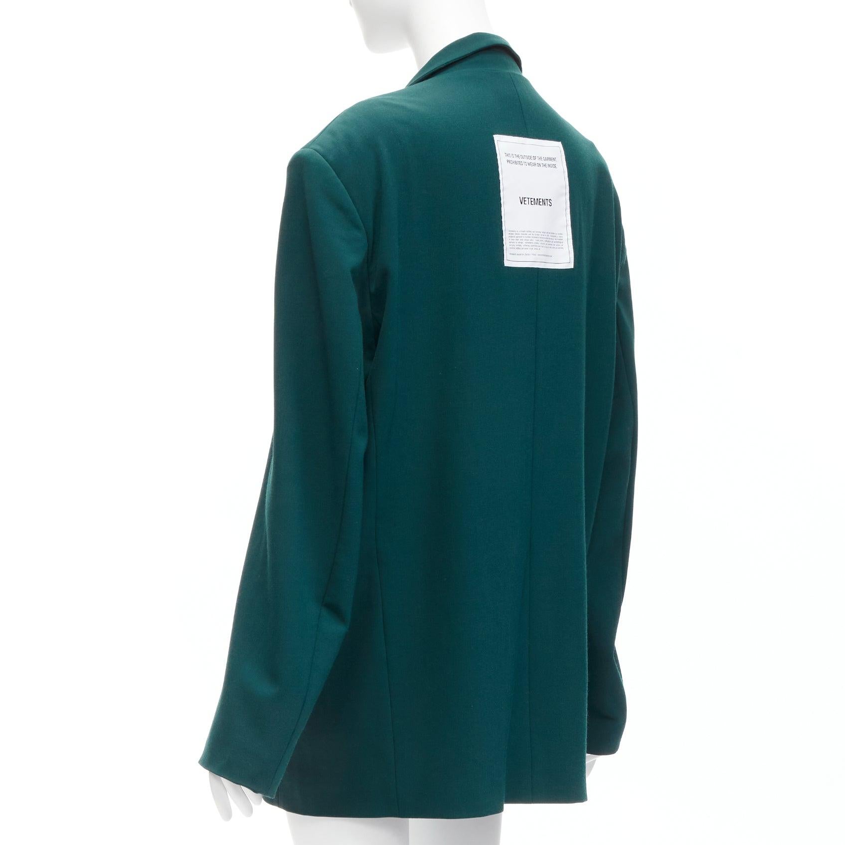 VETEMENTS 2019 forest green logo patch back oversized double-breasted blazer XS For Sale 2