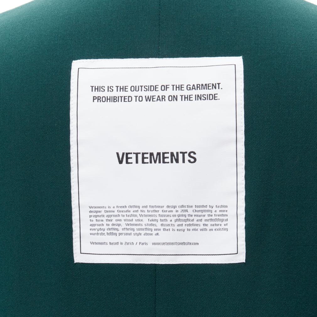 VETEMENTS 2019 forest green logo patch back oversized double-breasted blazer XS For Sale 3