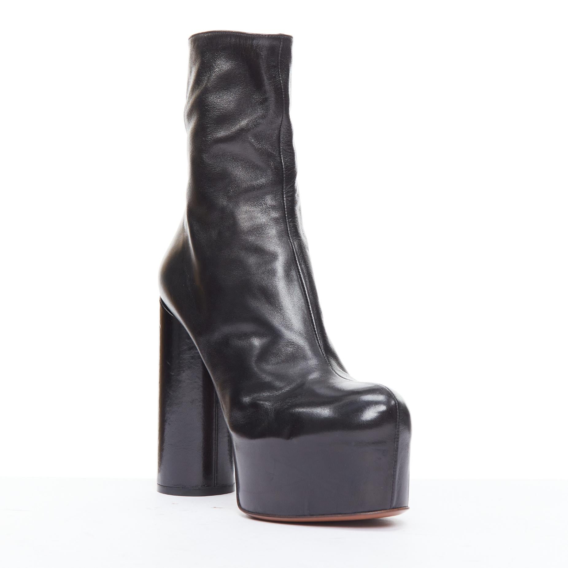 VETEMENTS botines con plataforma y tacón cilíndrico negro EU39 Taylor Swift
Referencia: ECLO/A00099
Marca Vetements
Visto en: Taylor Swift
Material: Piel
Color: Negro
Patrón: Sólido
Cierre: cremallera
Forro: Piel marrón
Fabricado en: