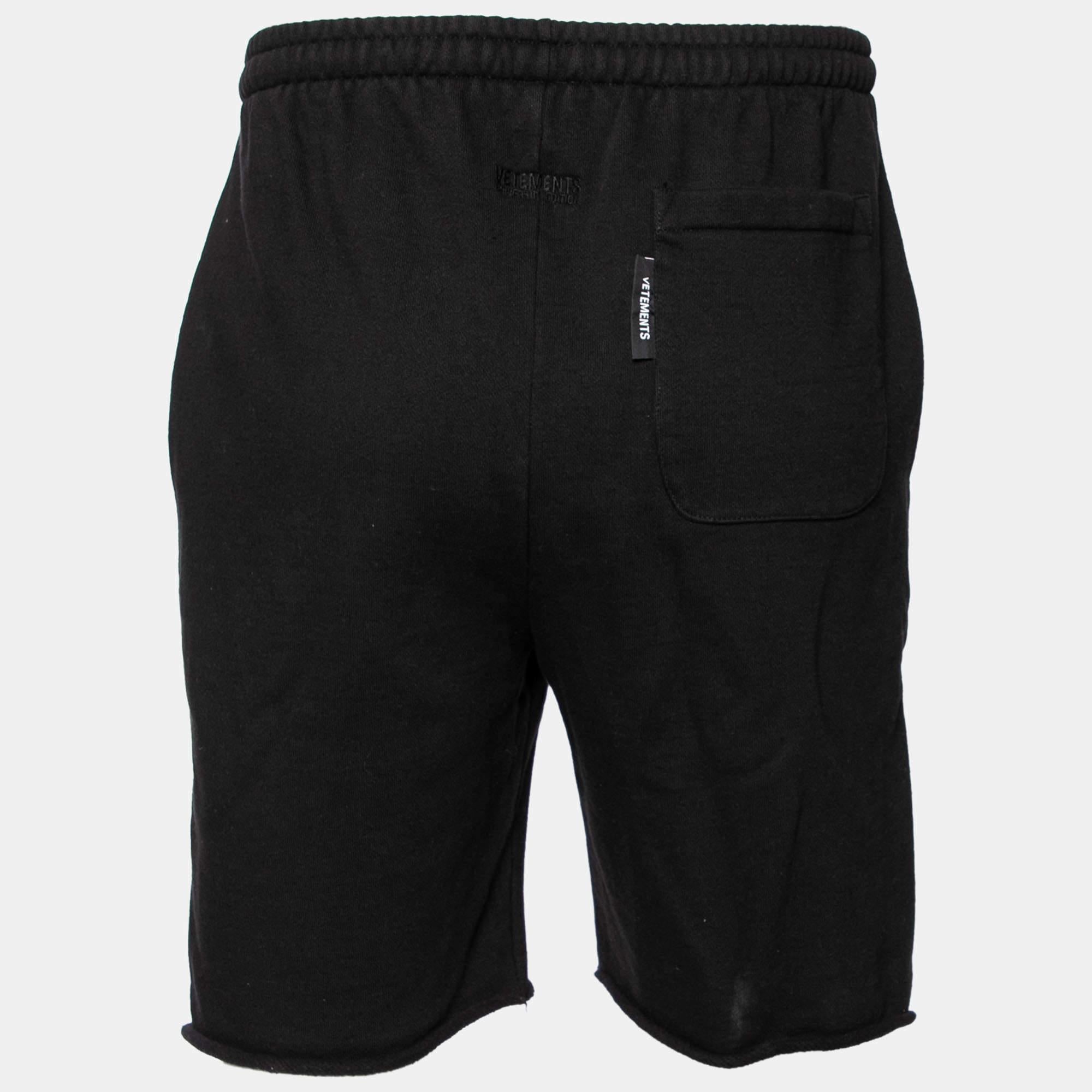 Whether you want to just lounge around or go out to run errands, these Vetements shorts will be a stylish pick and will make you feel comfortable all day. It has been made using high-grade materials and the creation will go well with sneakers and