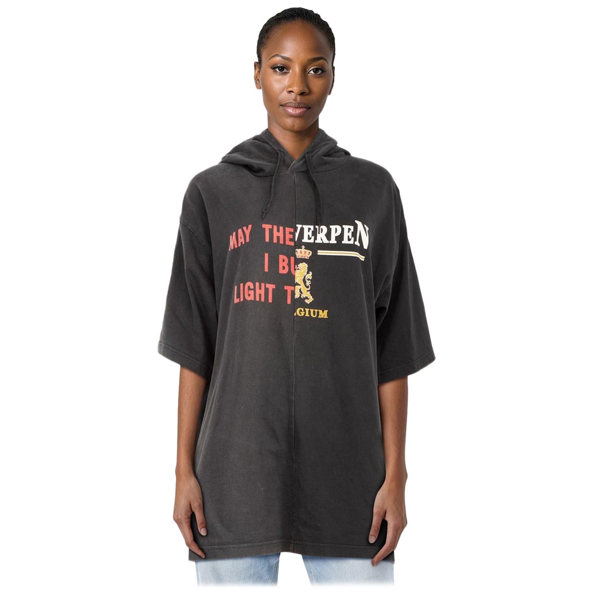 Vetements T-Shirt noir à capuche imprimé graphique Taille S en vente