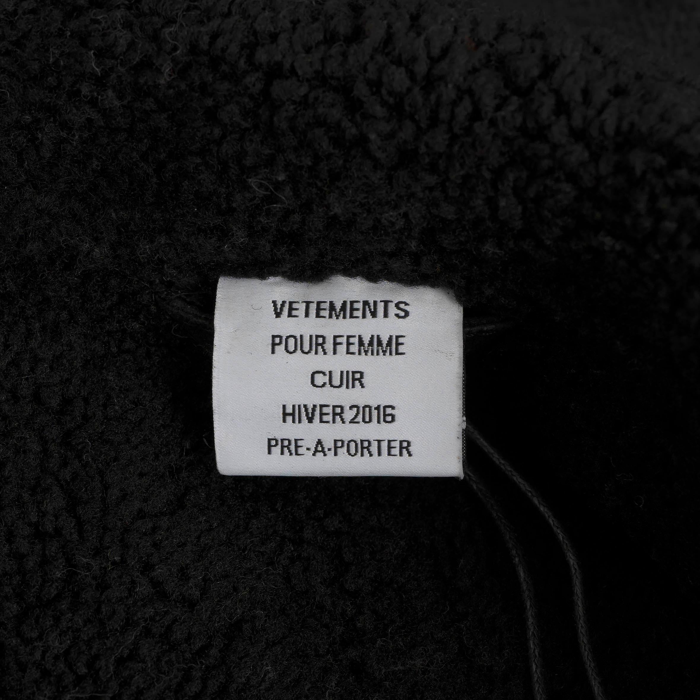VETEMENTS black leather 2016 SHEARLING LINED BIKER Jacket S For Sale 1