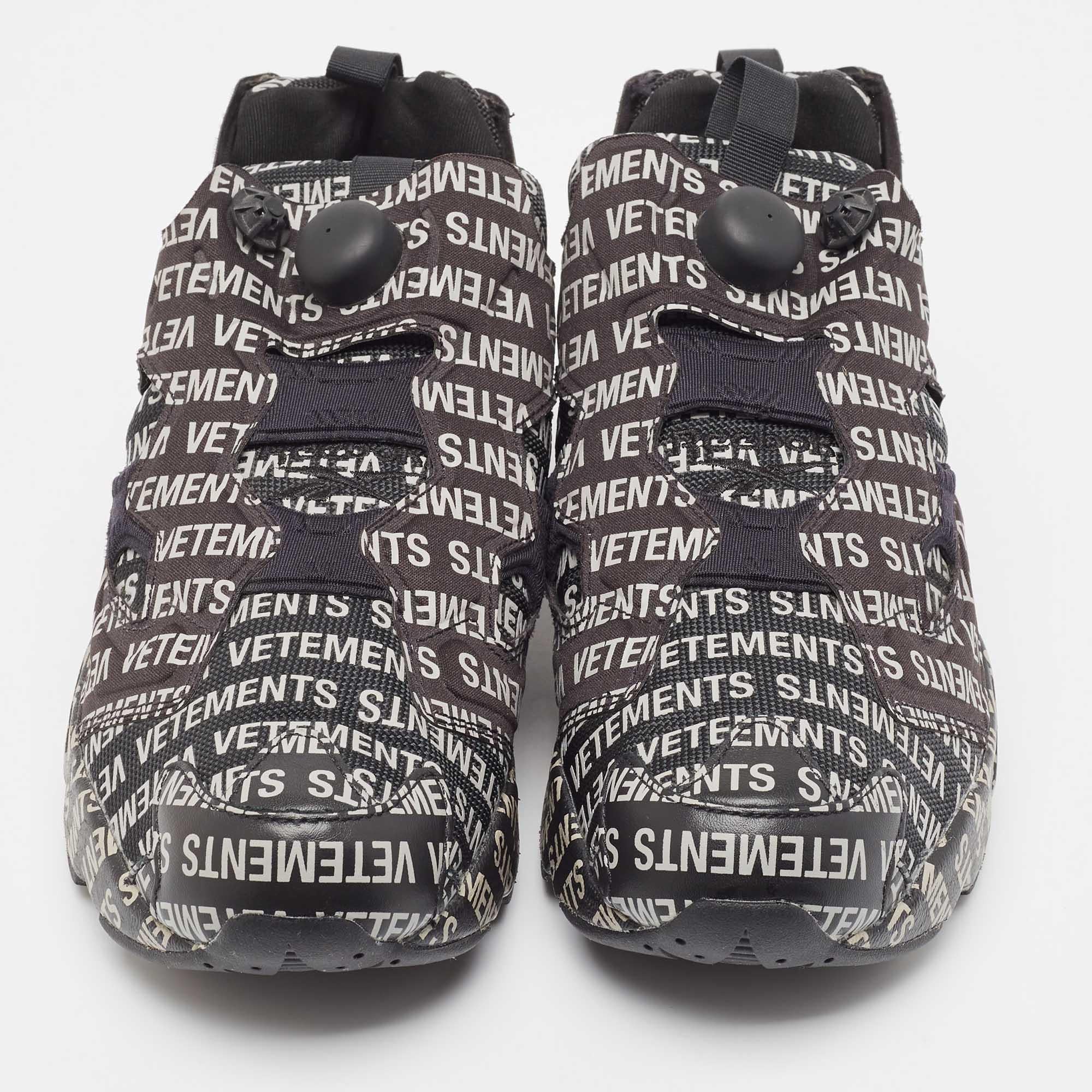 Vetements Black/White Leather and Mesh Low Top Sneakers Size 42.5 In Excellent Condition For Sale In Dubai, Al Qouz 2