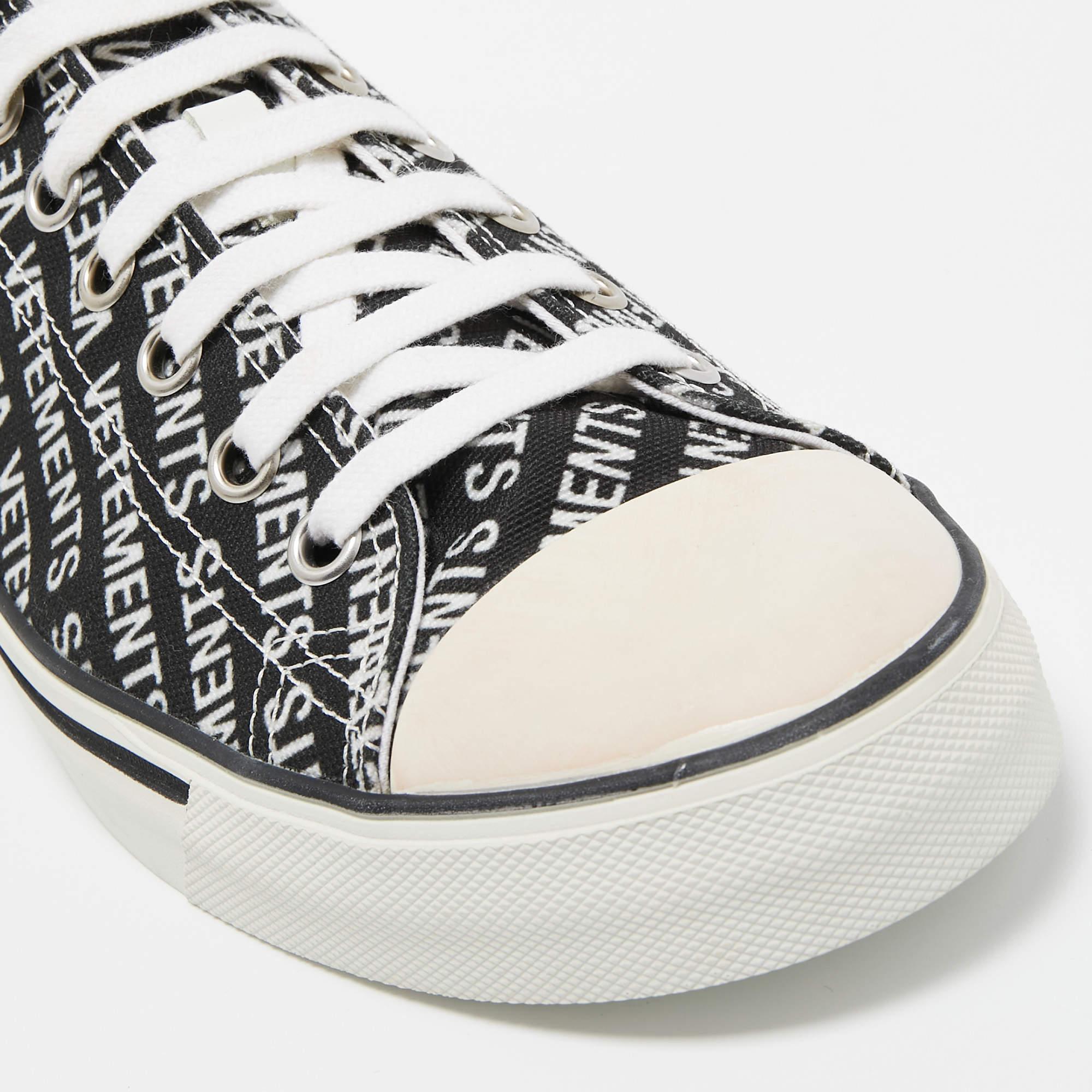 Vetements Black/White Logo Print Canvas Low Top Sneakers Size 44 For Sale 2