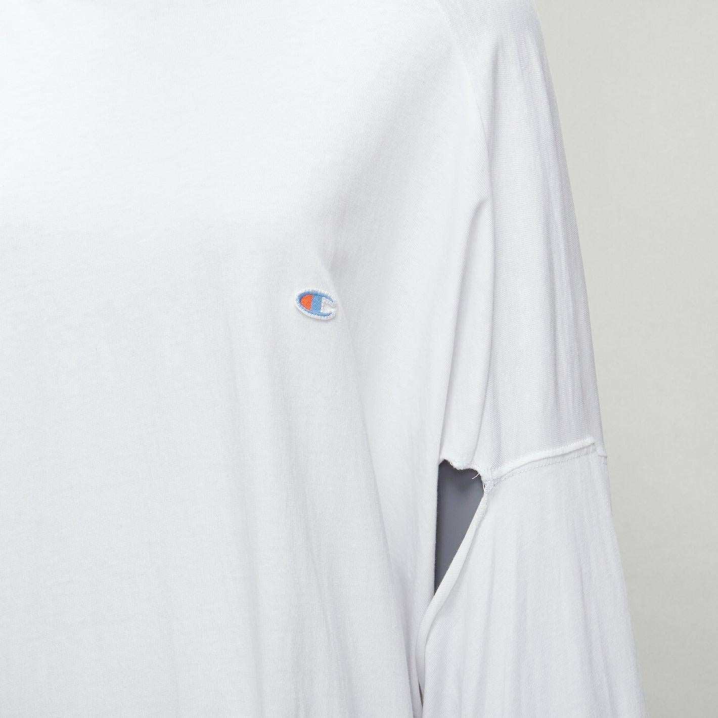 VETEMENTS CHAMPION white logo tape deconstructed cut out sleeve sweater S
Reference: TGAS/D00650
Brand: Vetements
Collection: Champion
Material: Cotton
Color: White, Multicolour
Pattern: Solid
Closure: Pullover
Extra Details: Dropped armhole. Cut