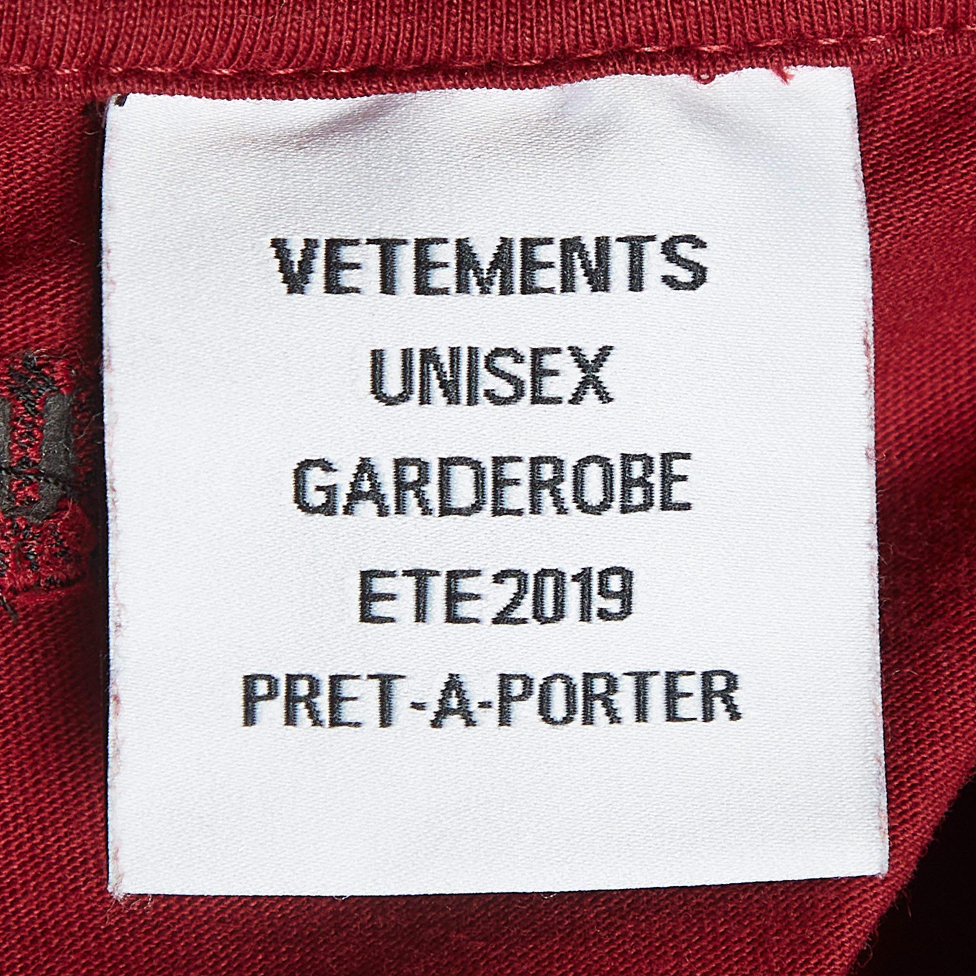 Vetements - T-shirt à demi-manches en coton imprimé rouge foncé XS Bon état à Dubai, Al Qouz 2