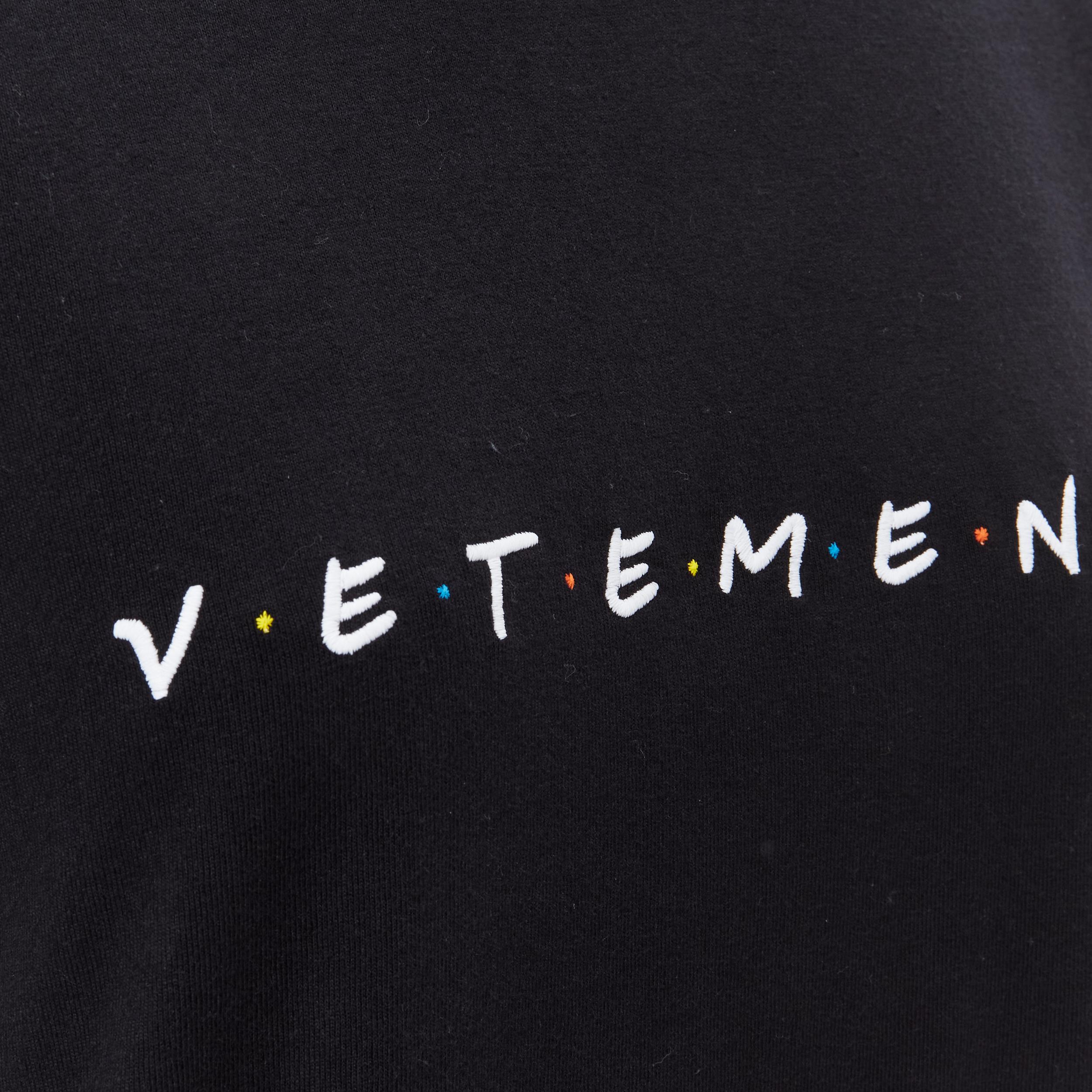 VETEMENTS Friends logo embroidered Limited Edition black cotton unisex long tshirt XS 
Reference: MELK/A00146 
Brand: Vetements 
Material: Coton 
Color: Black 
Pattern: Solid 
Extra Detail: Vetements Friends logo embroidered at front. Oversized long