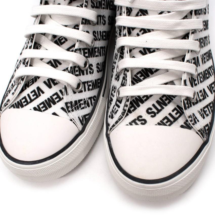 Vetements High-Top Canvas Black & White Printed Logo Sneakers In New Condition For Sale In London, GB