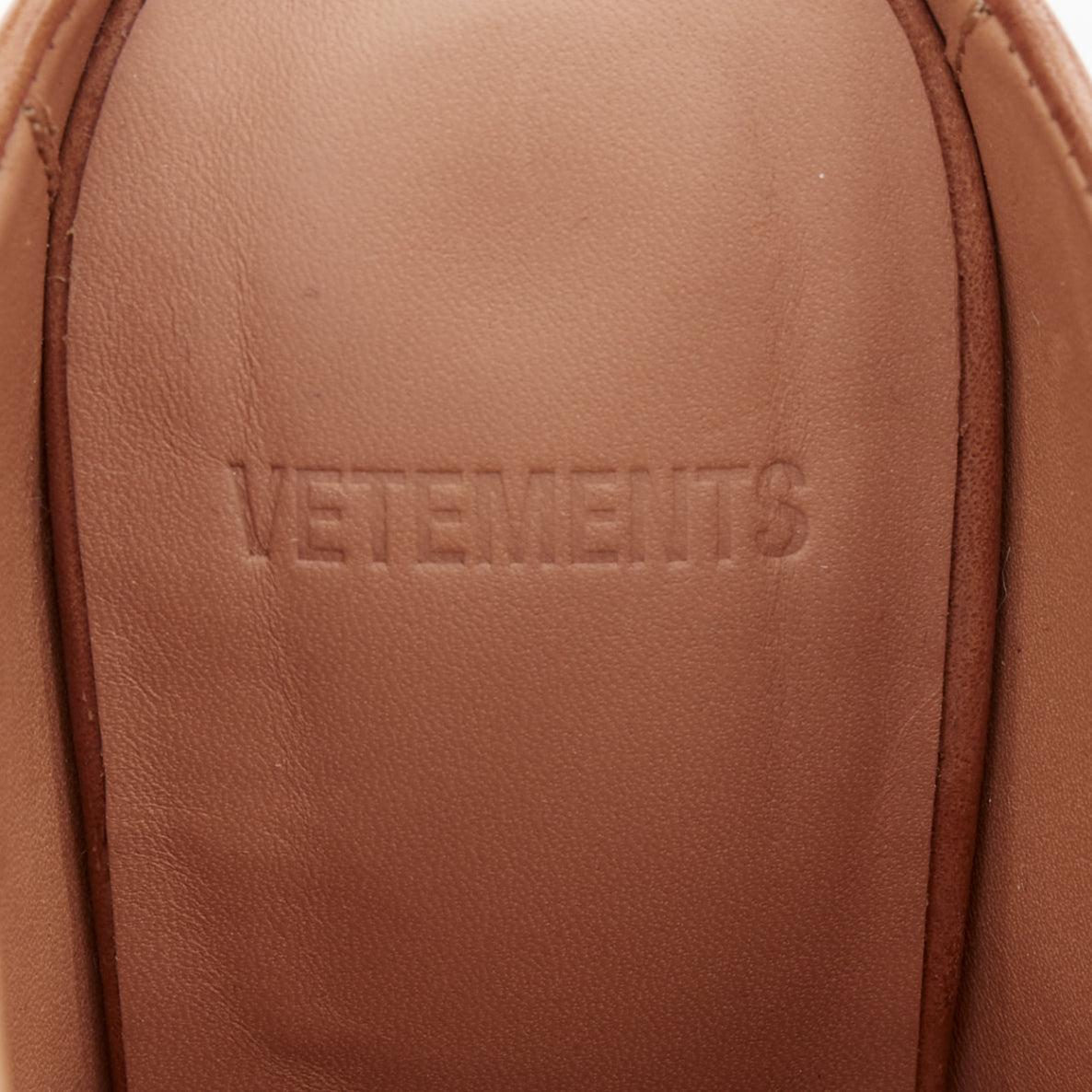 VETEMENTS Highlighter cuero marrón azul arquitectónico tacón mules EU35 en venta 4