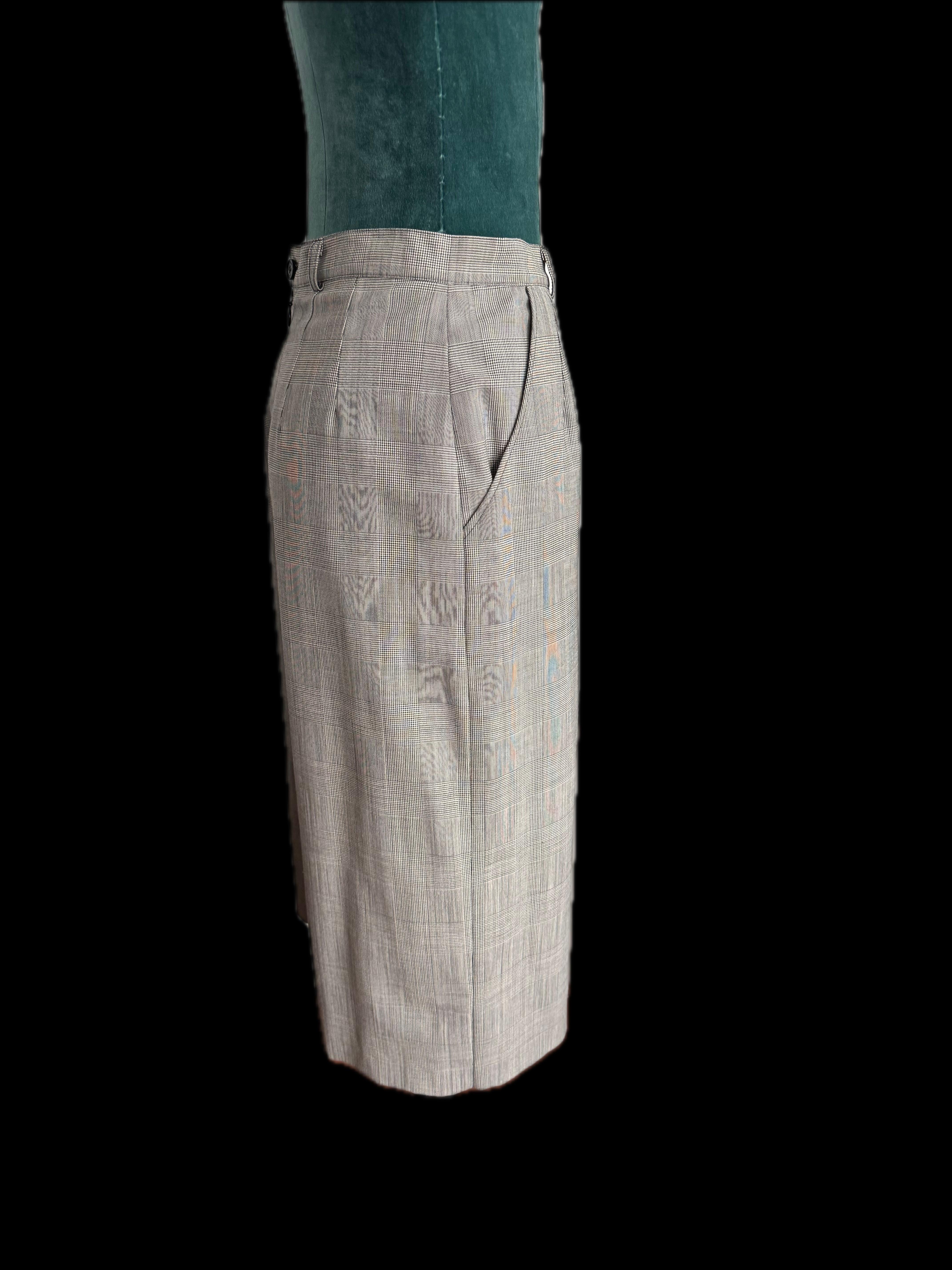 Women's or Men's Vetements  plaid  half short half skirt  For Sale