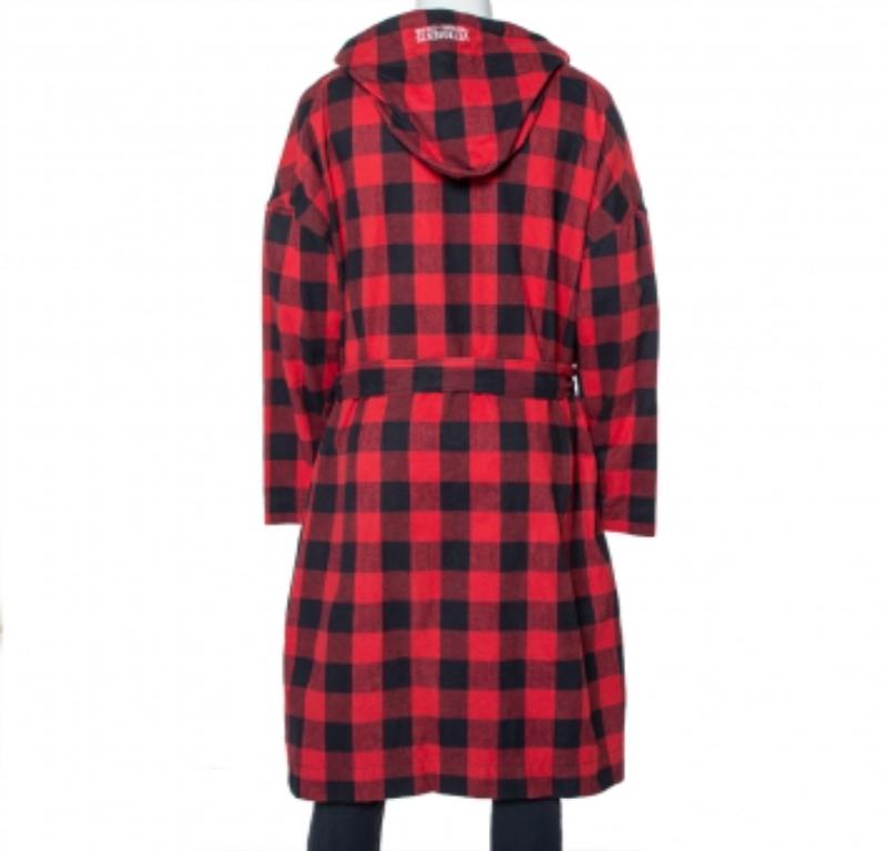 Vetements Red & Black Plaided Flannel Belted Robe M In Good Condition For Sale In Dubai, Al Qouz 2