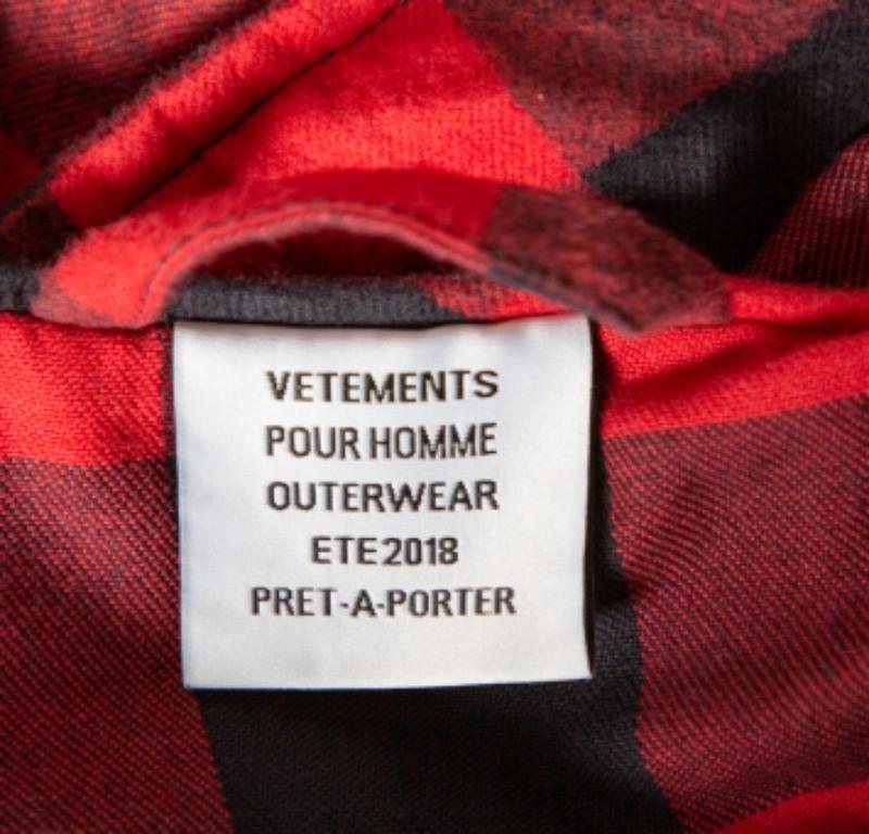 Vetements Red & Black Plaided Flannel Belted Robe M For Sale 2