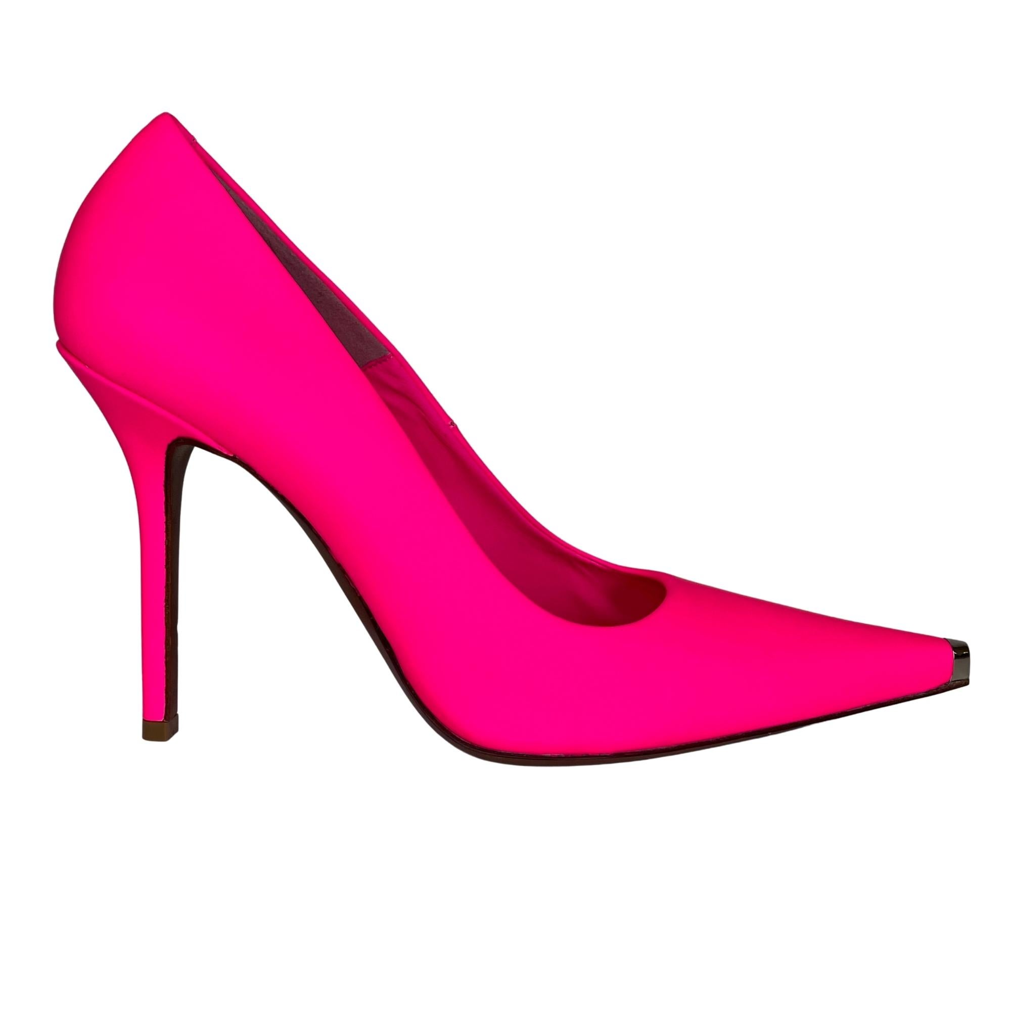 Vetements Rubberized Leather Fluorescent Pink Décolleté Heels (37 EU)