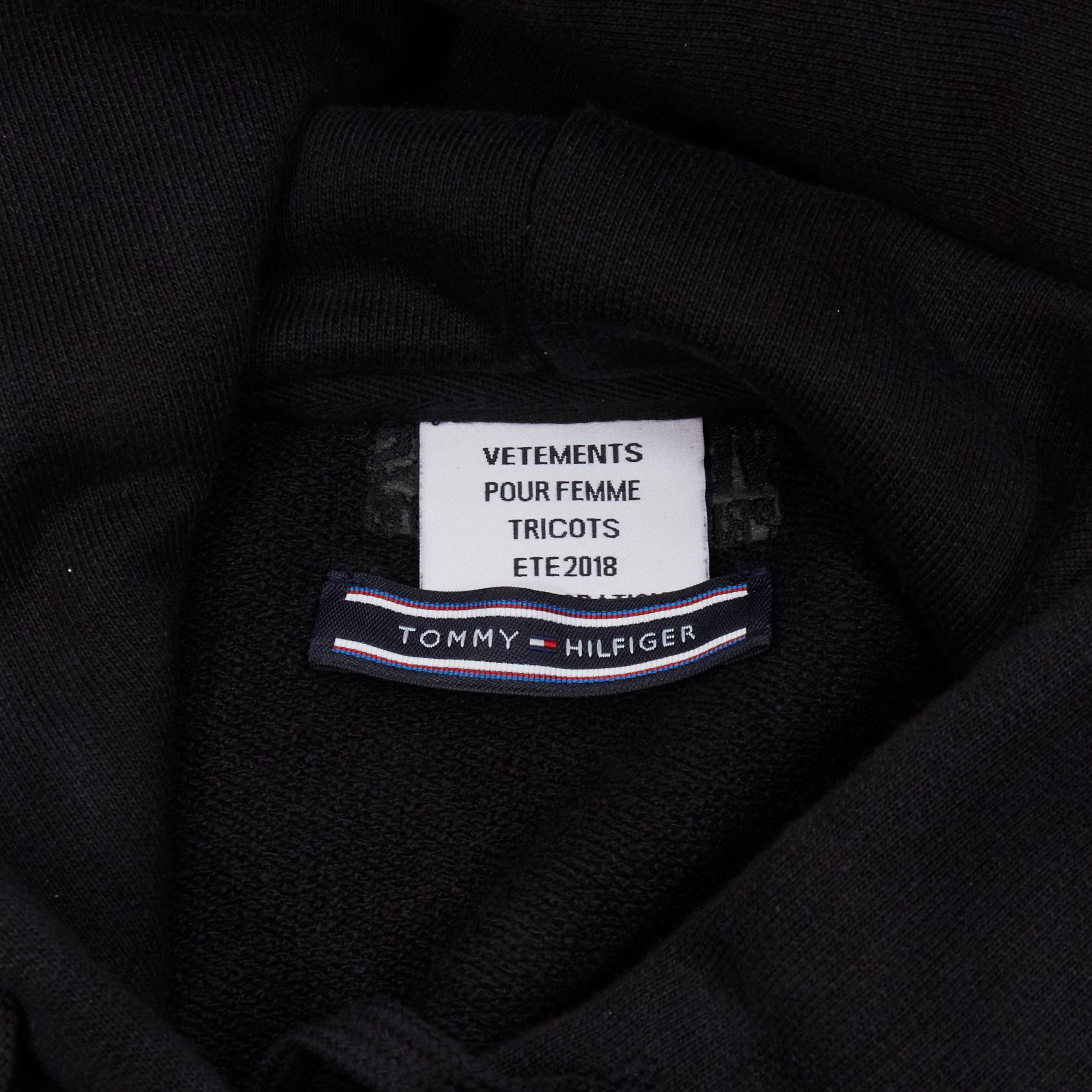 VETEMENTS TOMMY HILFIGER Demna 2018 black double sleeve oversized hoodie XS For Sale 4