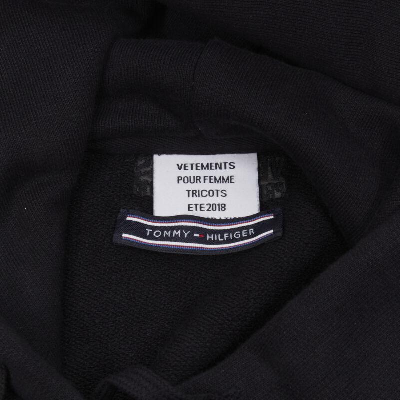 VETEMENTS TOMMY HILFIGER Demna 2018 black double sleeve oversized hoodie XS For Sale 7