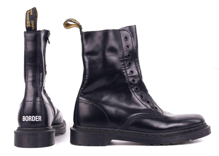 kapsel Hijgend embargo Vetements X Dr. Martens Black Leather Limited Edition Boots at 1stDibs | vetements  dr martens, vetements x dr martens, dr martens vetements