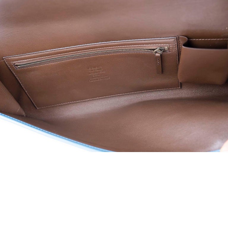 Kreunt cent niet verwant VETEMENTS x EASTPAK blue leather 2017 CHAIN Clutch Bag For Sale at 1stDibs
