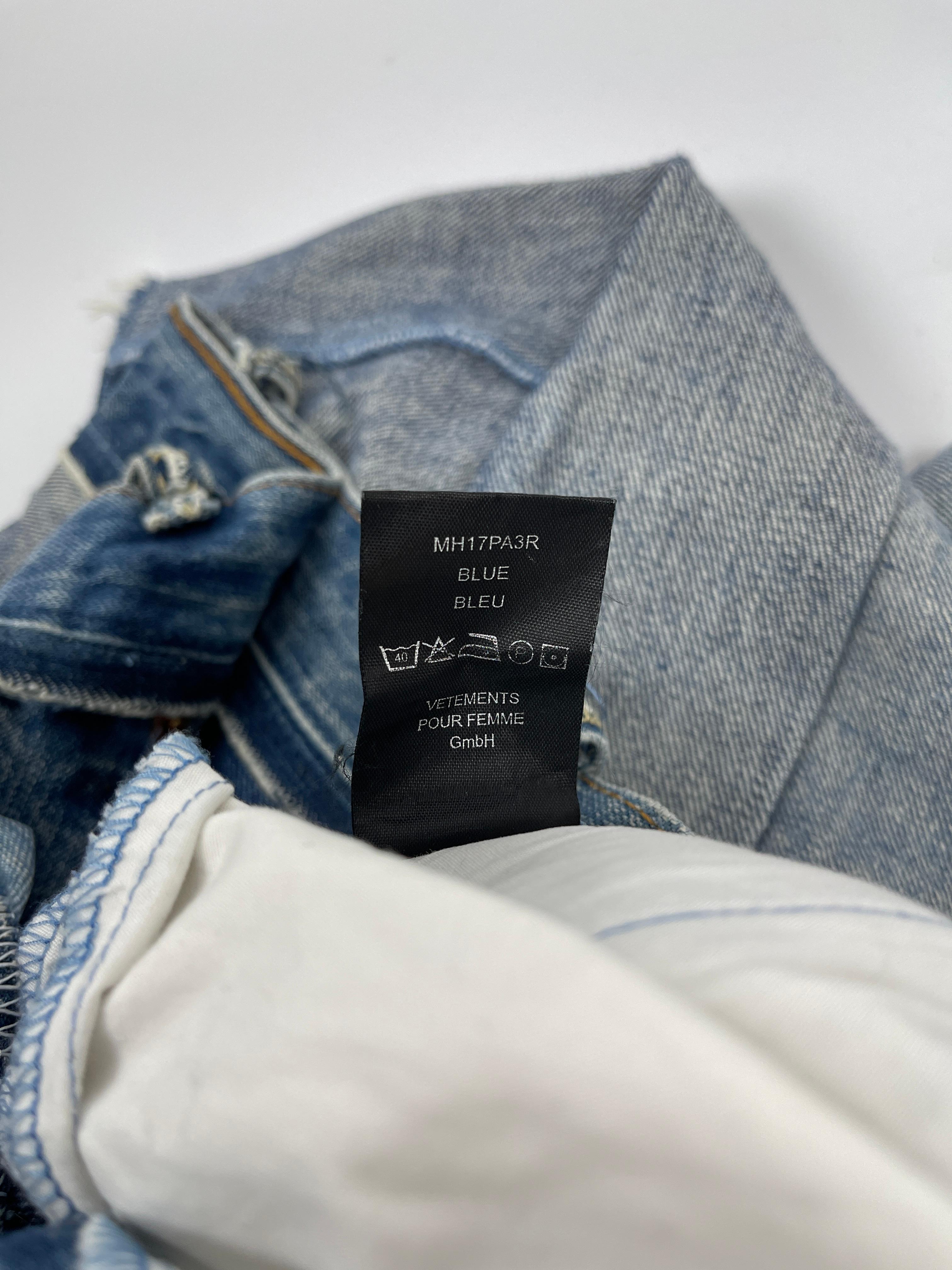 Vetements x Levi's 2017 Bearbeitete Jeans im Zustand „Hervorragend“ im Angebot in Seattle, WA