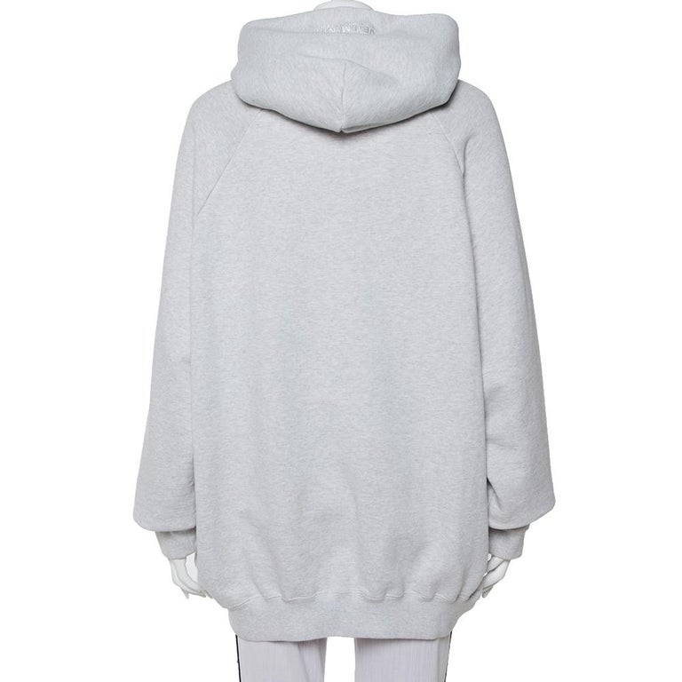 Vetements x Tommy Hilfiger Grey Logo Printed Knit Hooded Sweatshirt S For  Sale at 1stDibs