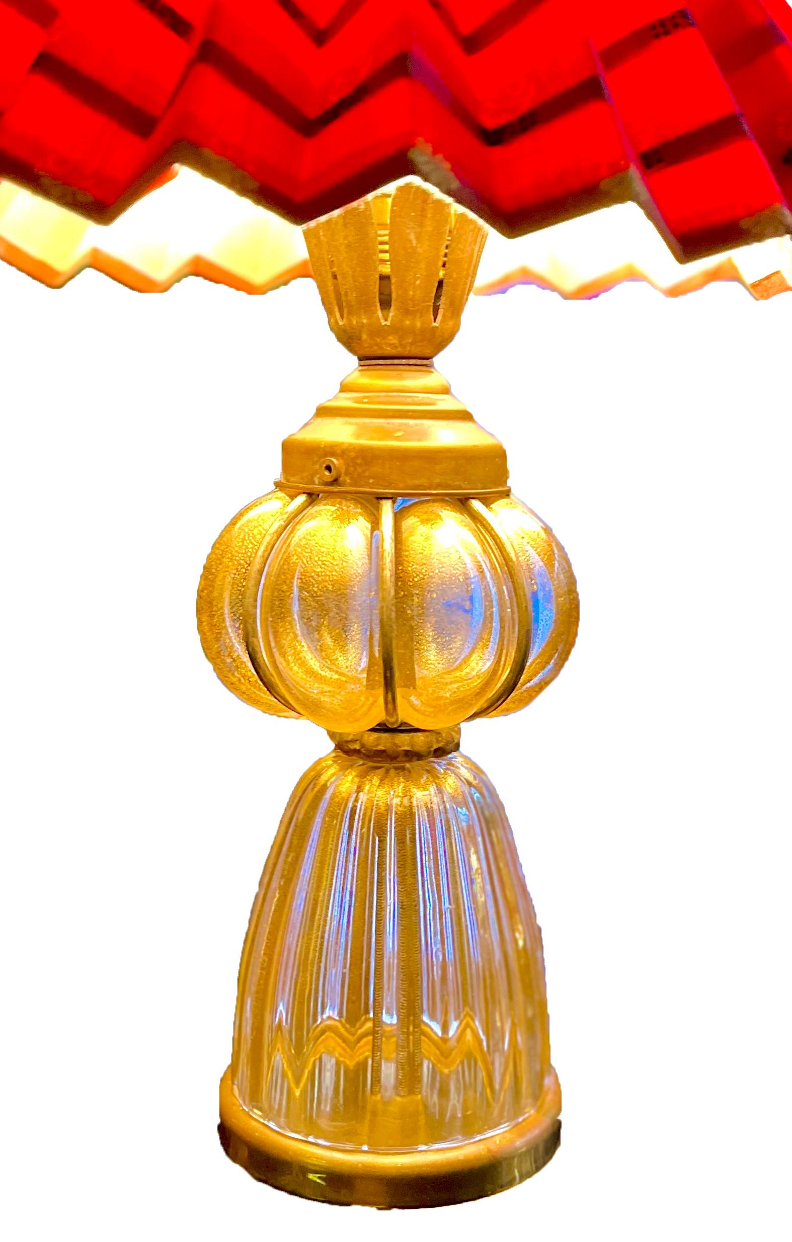 Vetreria Archimede Seguso Murano gold leaf glass Table lamp… (Mitte des 20. Jahrhunderts) im Angebot