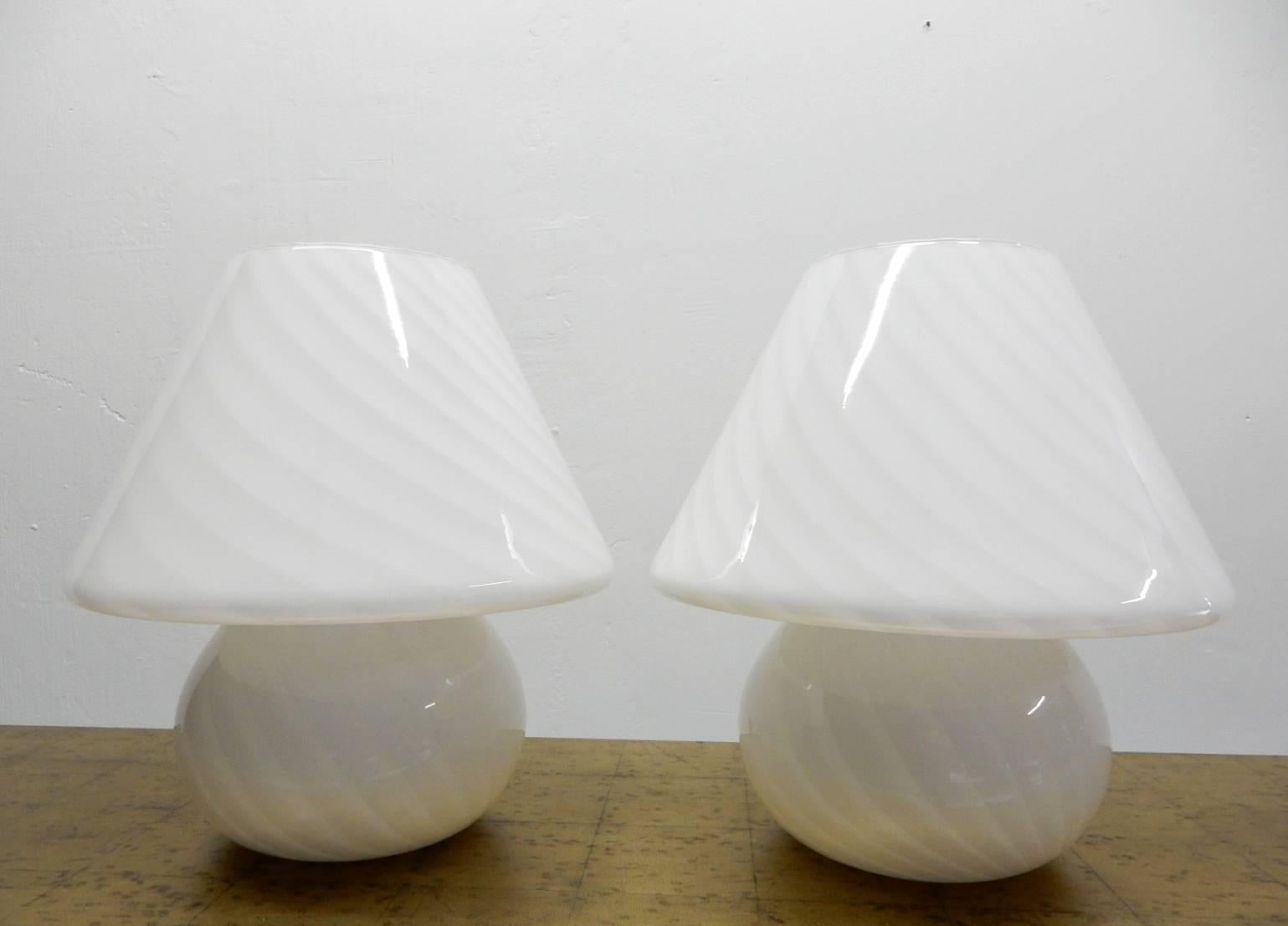 Pair of Vetri d'Arte Murano Italian Art Glass Mushroom Lamps 1