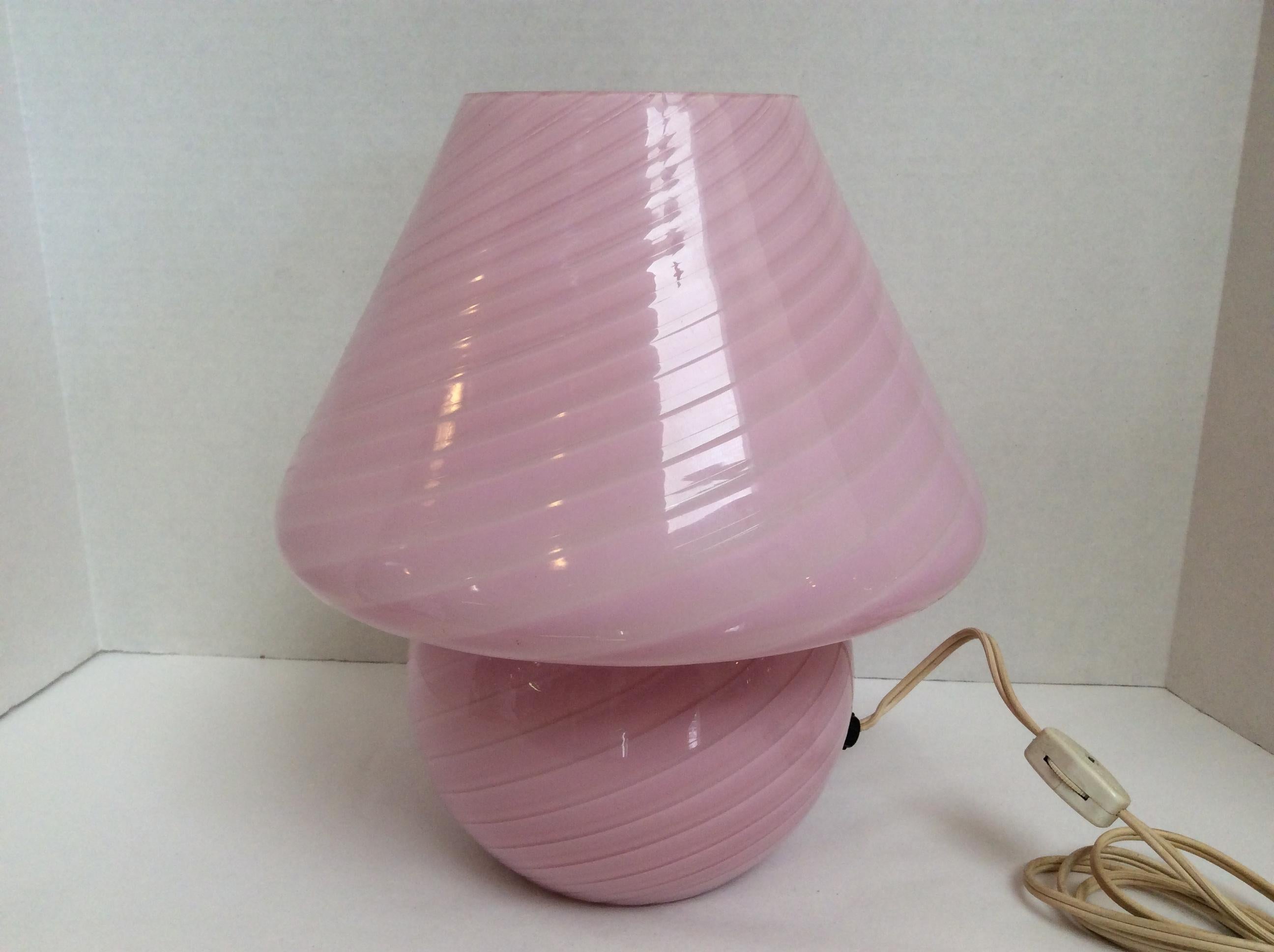 Vetri Murano Glass Mushroom Table Lamp, Pink Swirl Design, Mid-Century Modern In Good Condition In Southampton, NY