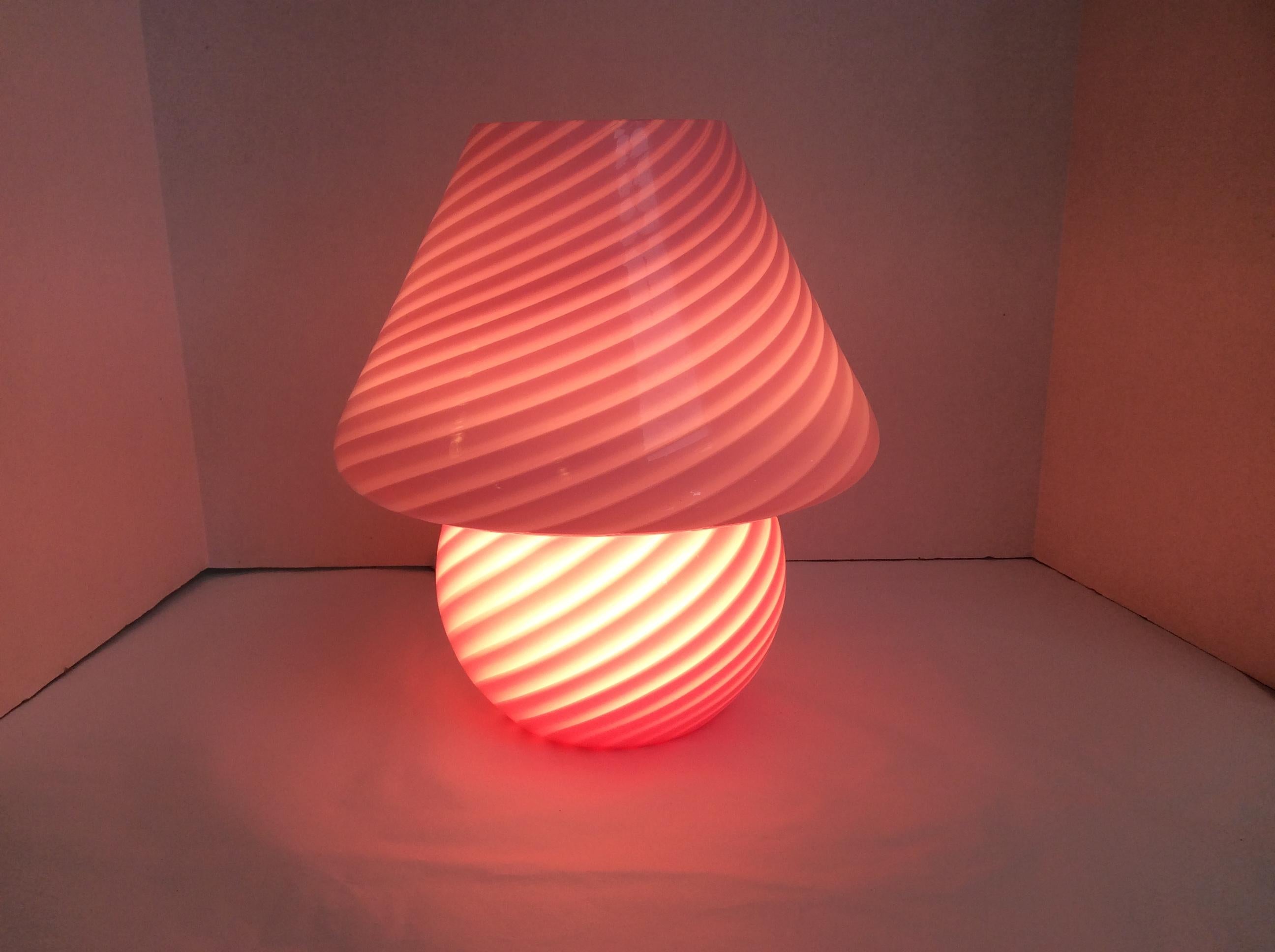Vetri Murano Glass Mushroom Table Lamp, Pink Swirl Design, Mid-Century Modern 3
