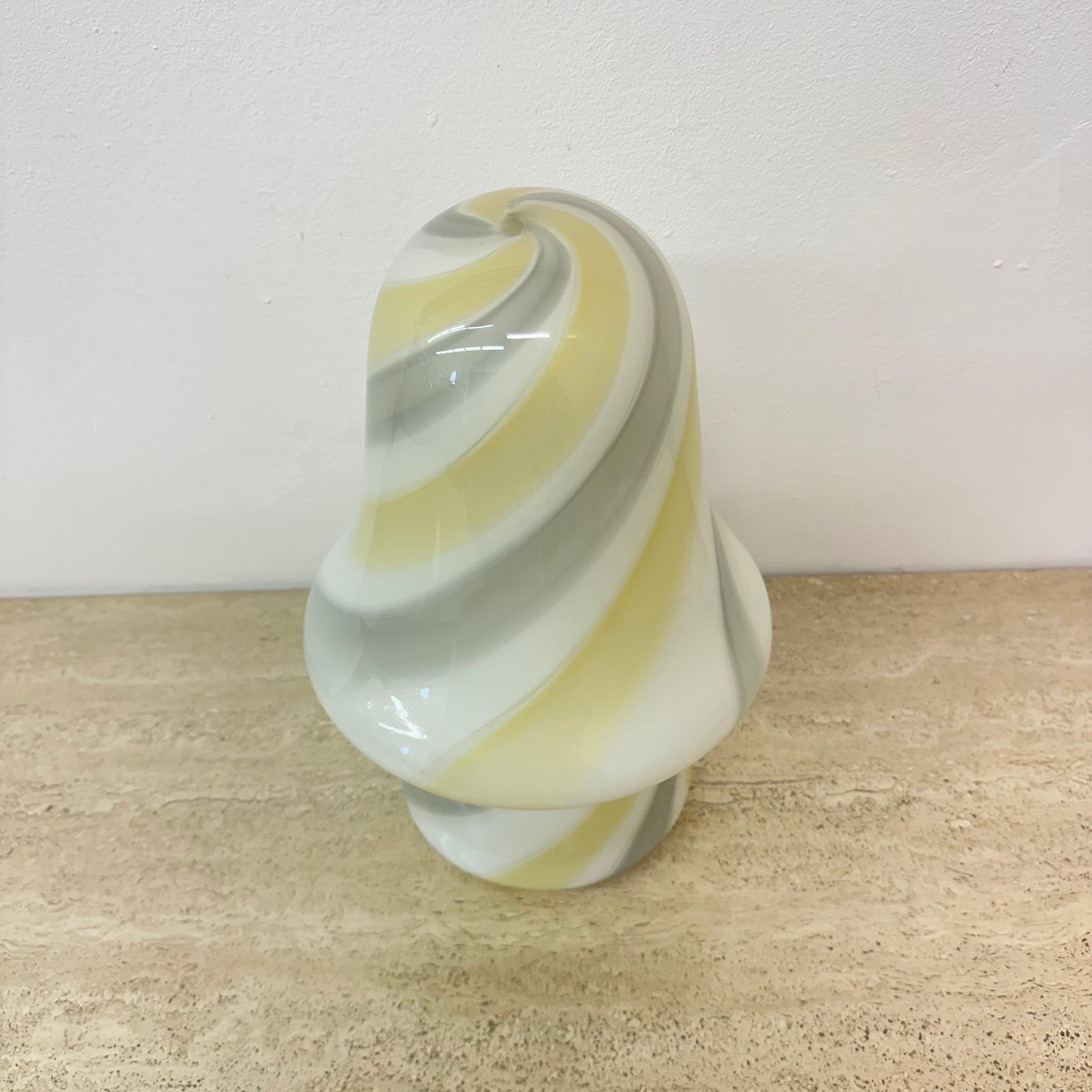 Lampe de table à champignon en verre de Murano, Swirl , 1970's Bon état - En vente à Delft, NL