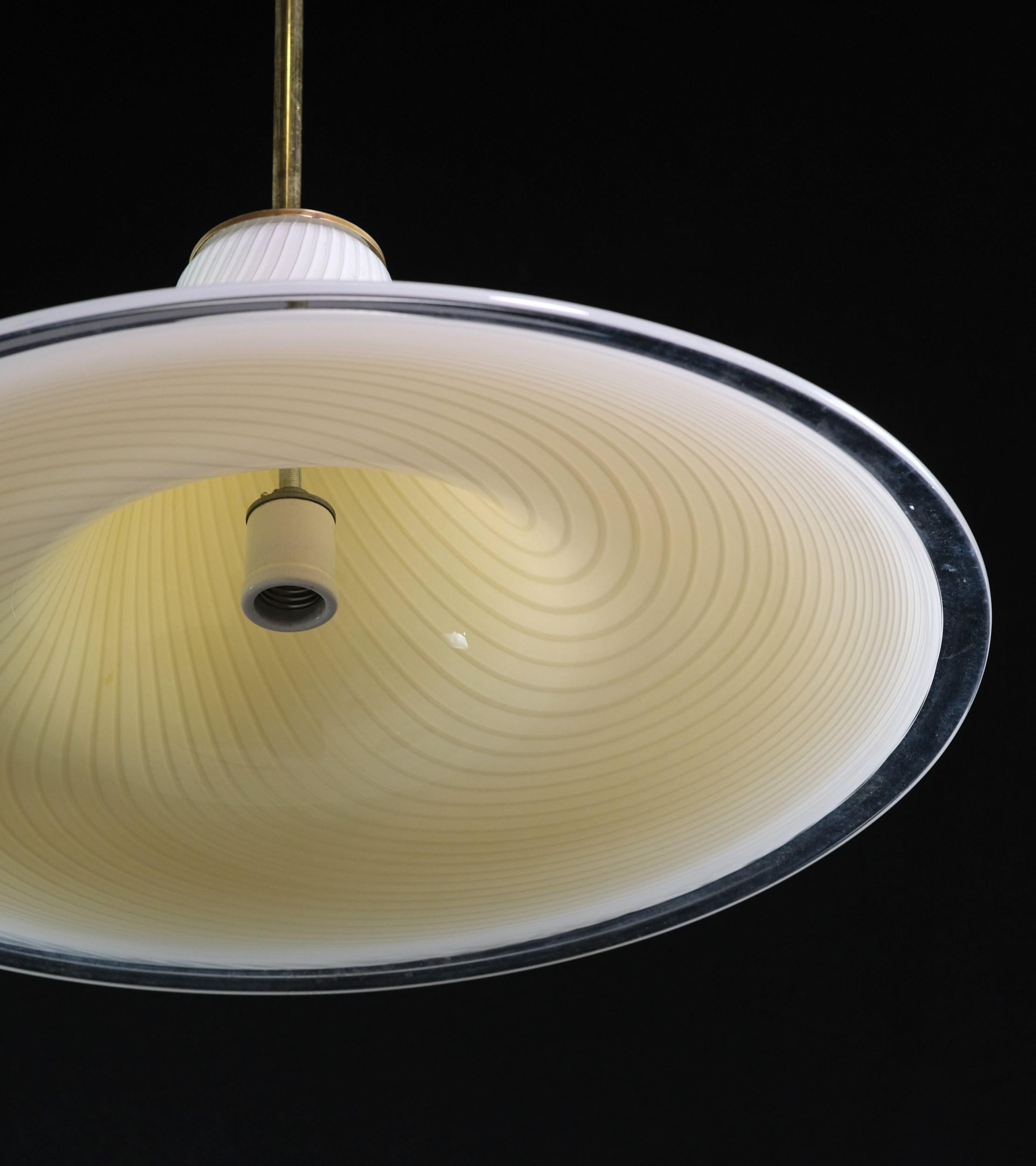 Vetri Murano Hand Blown Swirled Glass Pendant Light with Brass Pole Fitter In Good Condition In New York, NY