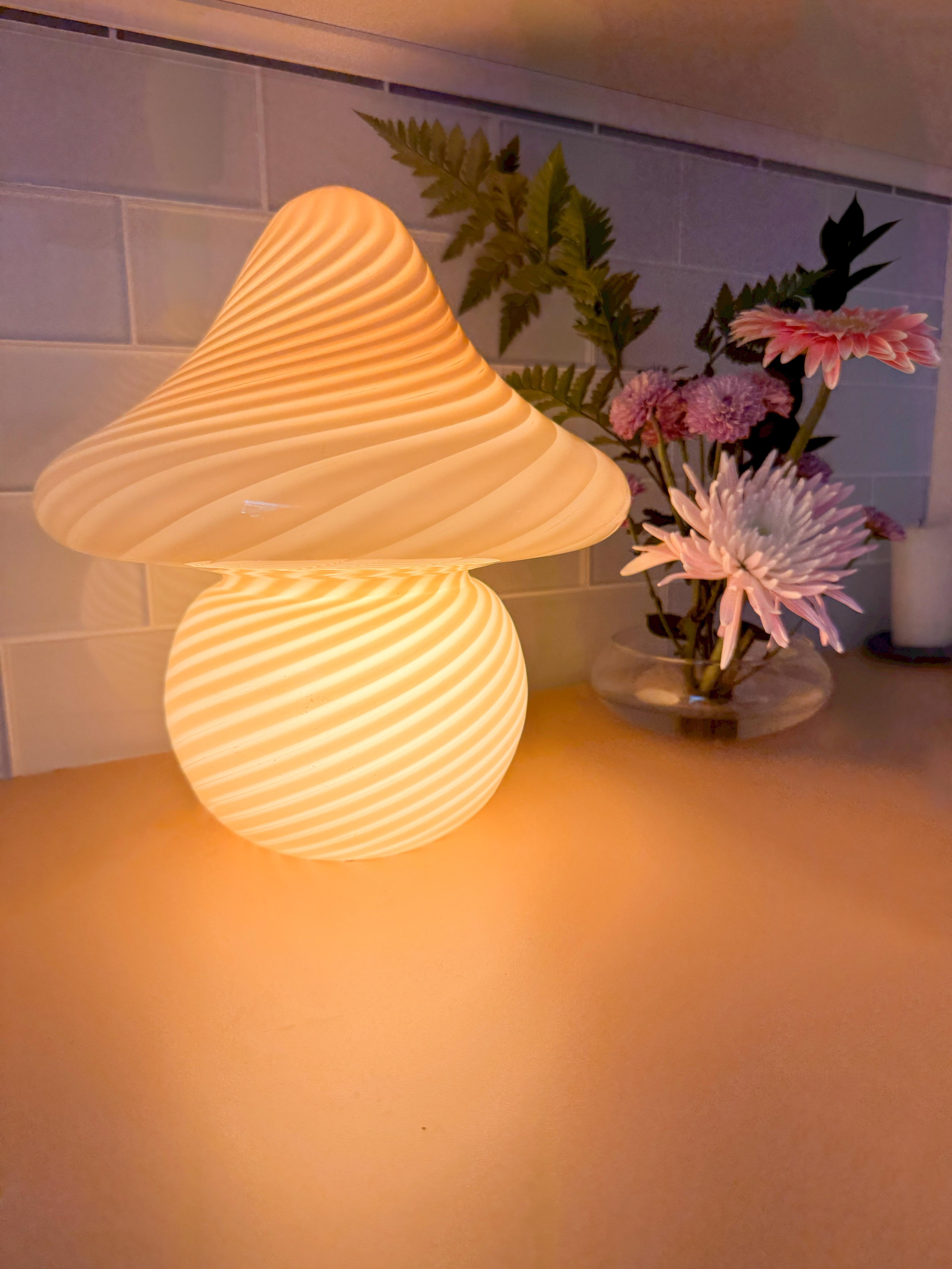 Vetri Murano Gelbe Pilzlampe Midcentury/Modern Wirbelglas mundgeblasen 1970er Jahre (Moderne der Mitte des Jahrhunderts)