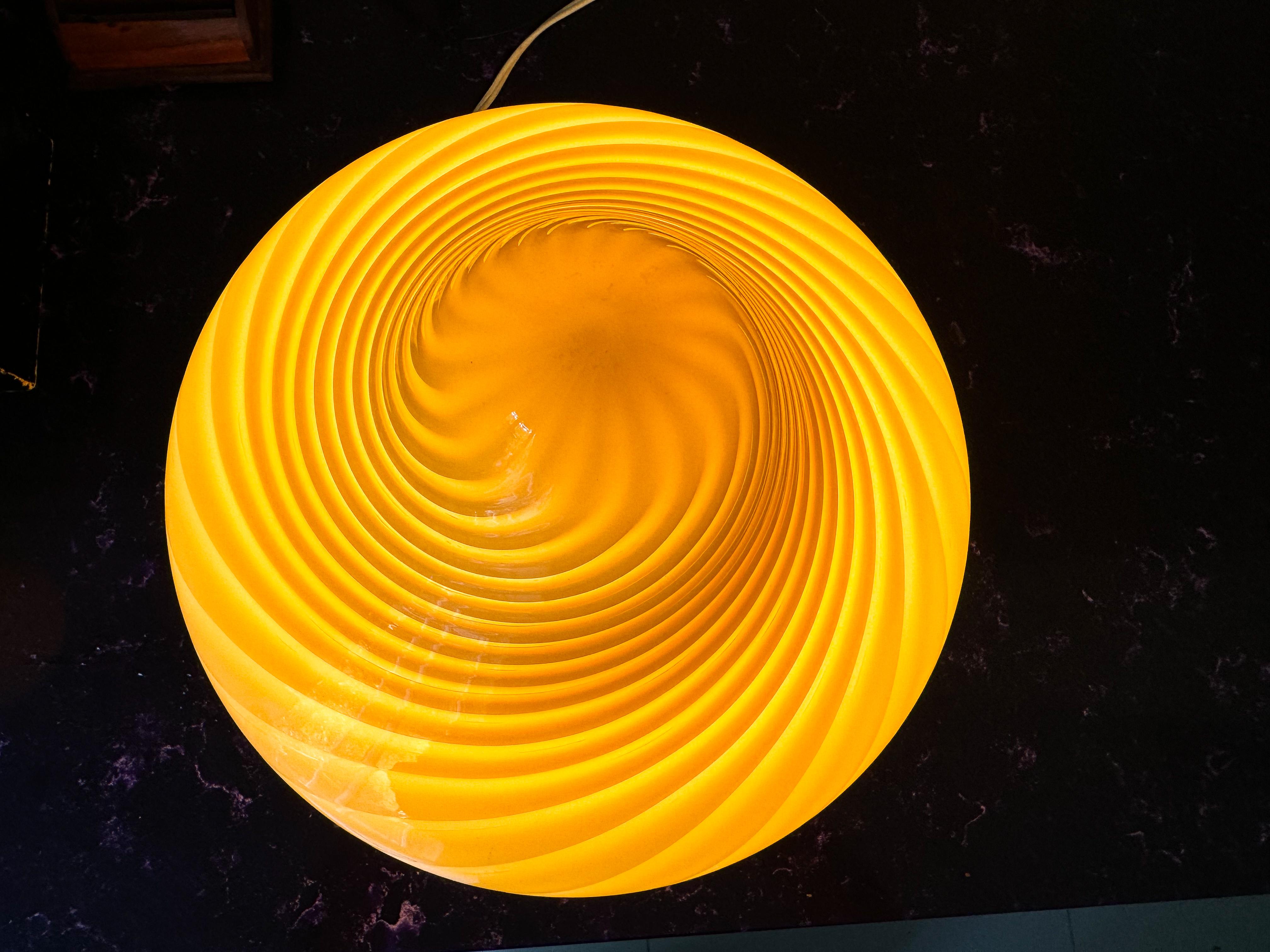 Vetri Murano Gelbe Pilzlampe Midcentury/Modern Wirbelglas mundgeblasen 1970er Jahre (20. Jahrhundert)