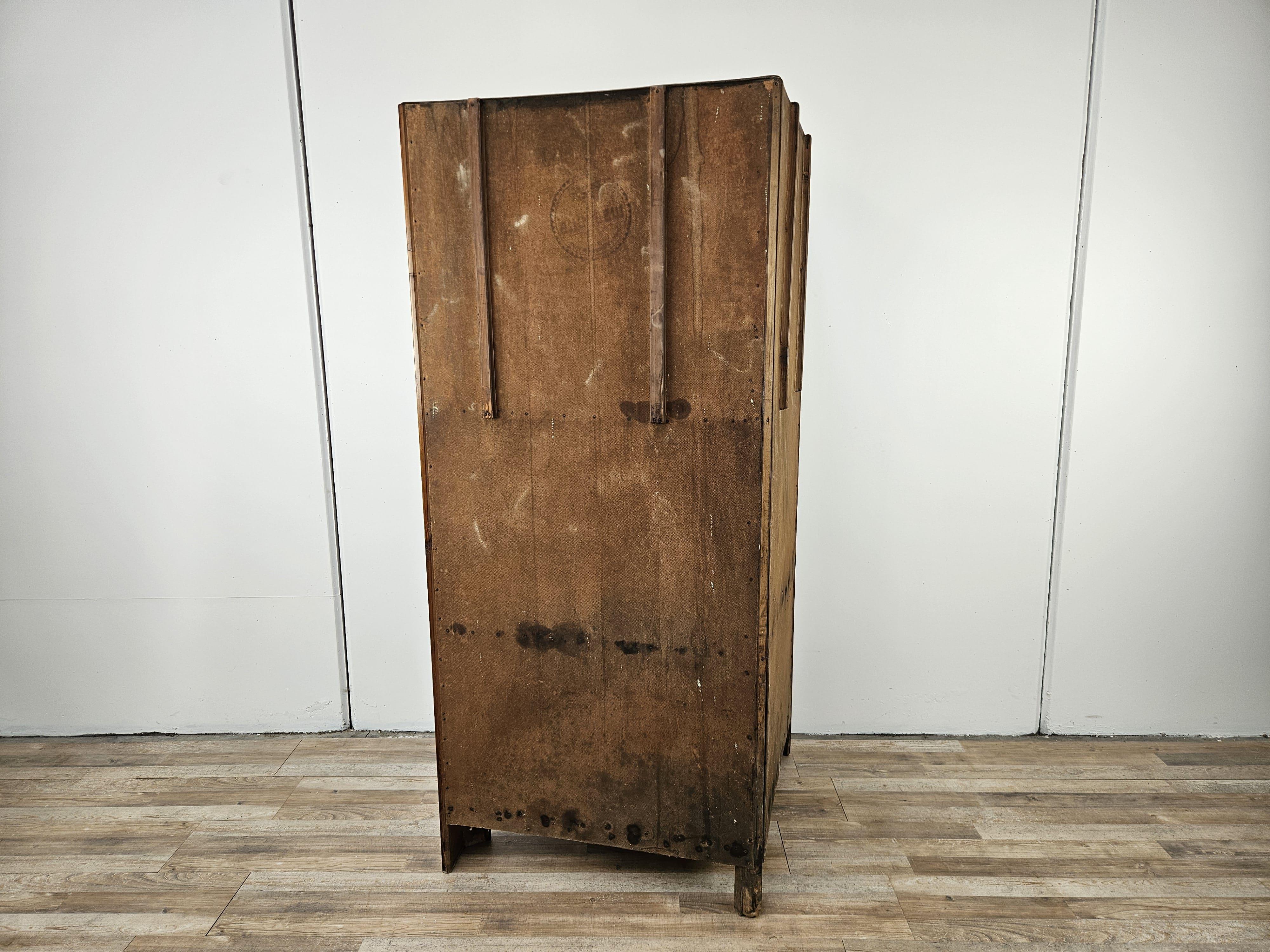 Glass Art Deco corner display case in walnut burl with sliding glass and compartment For Sale