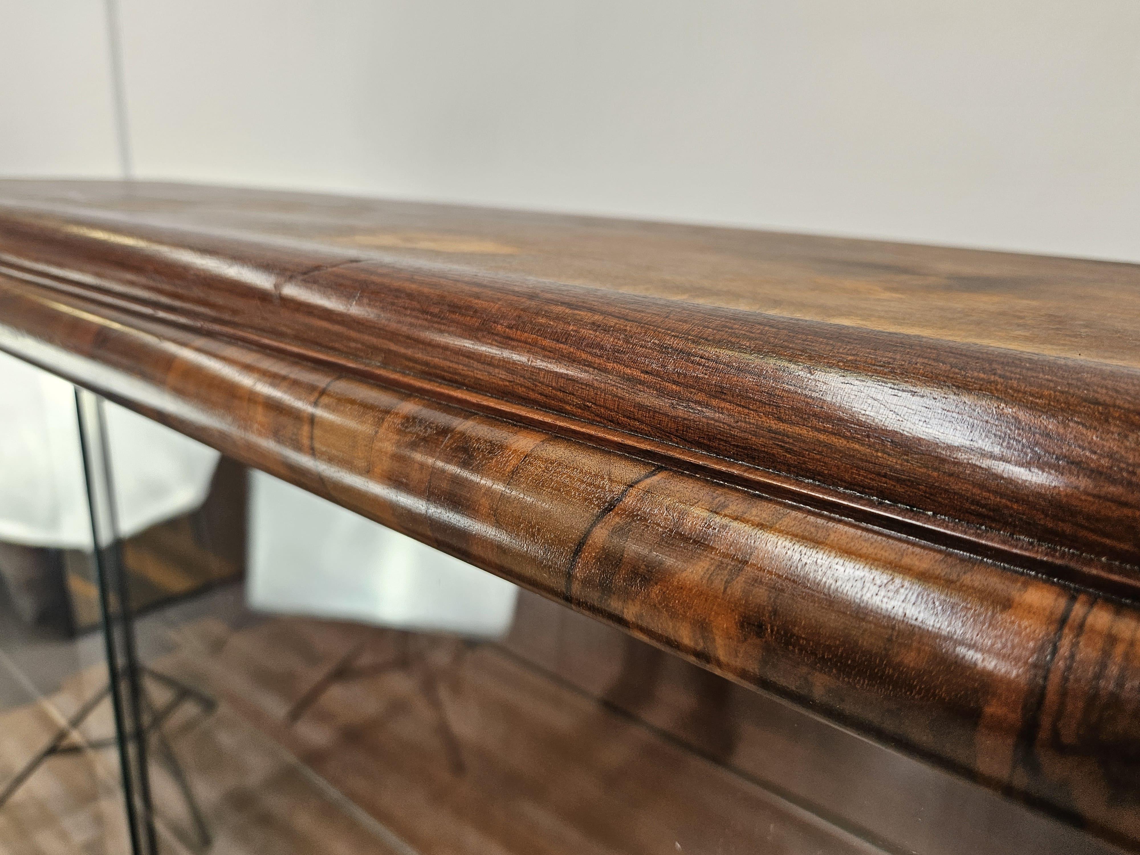 1930s Art Deco walnut and burl walnut display case For Sale 1