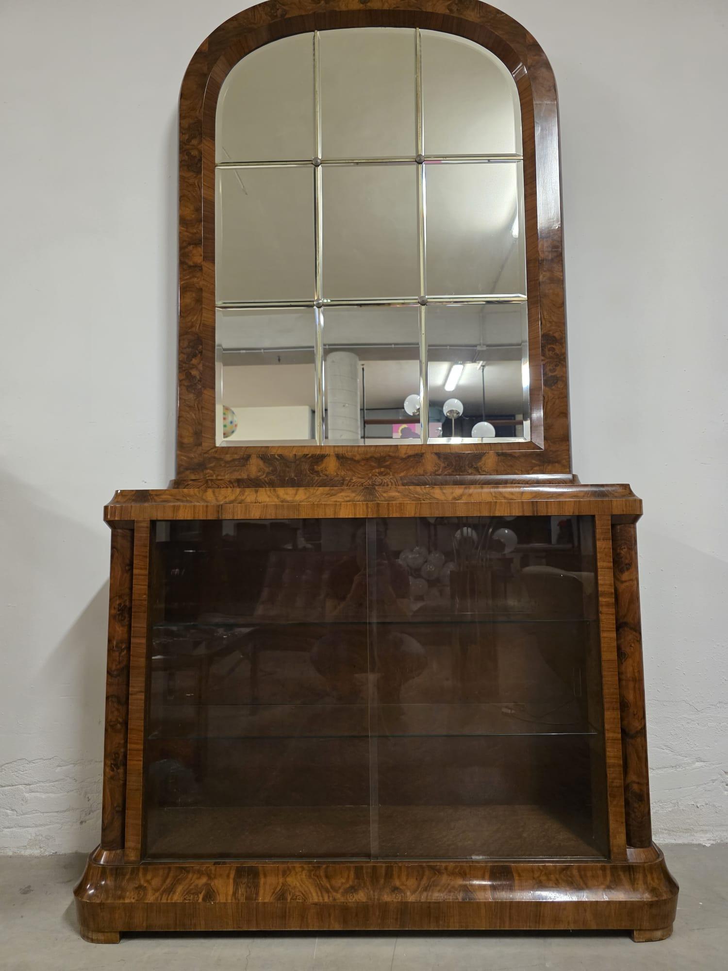 Art Deco walnut-root display case 1930s' In Excellent Condition For Sale In Torino, IT