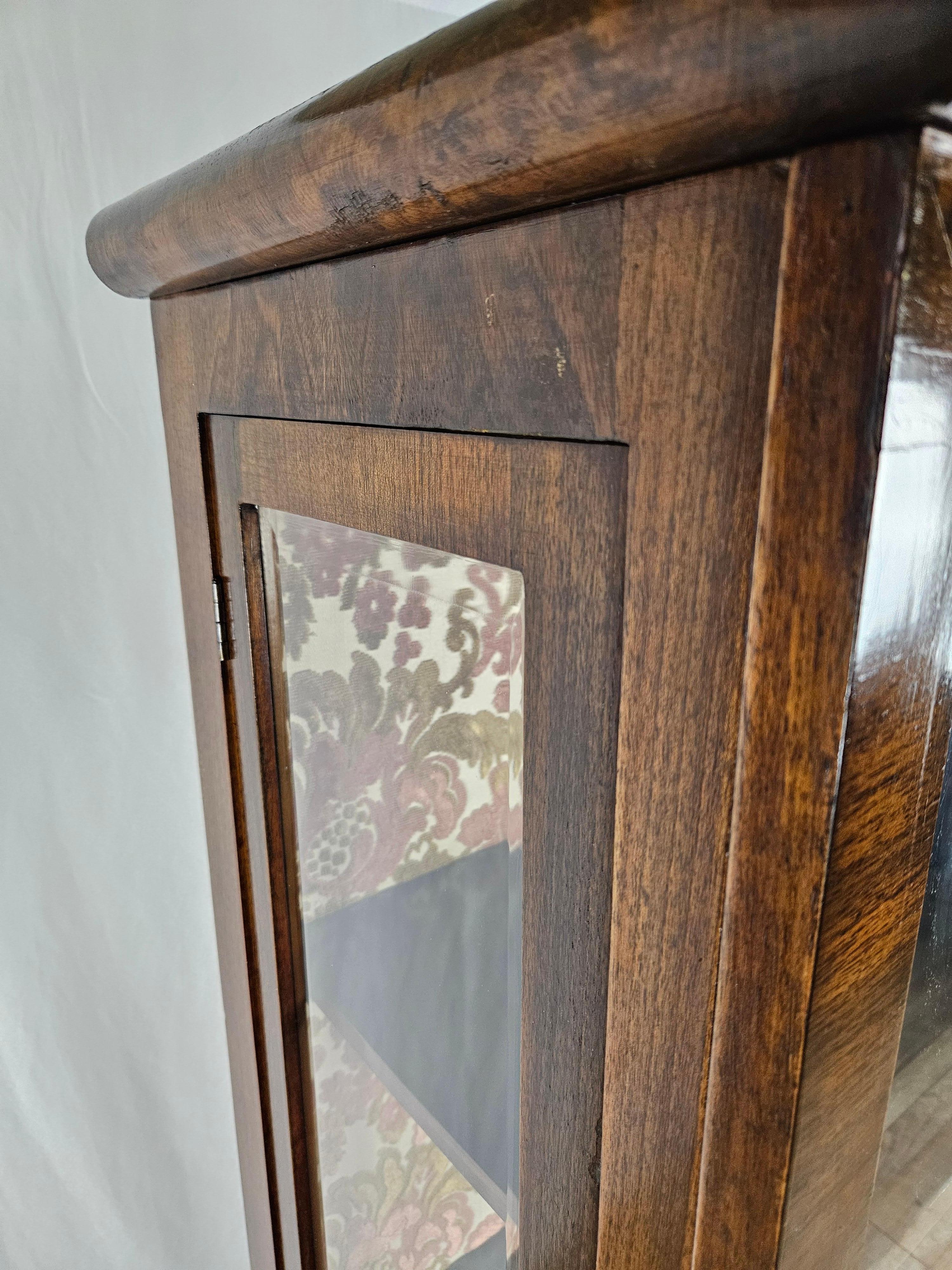 Art Deco display case in walnut burl with side doors and shelves For Sale 5