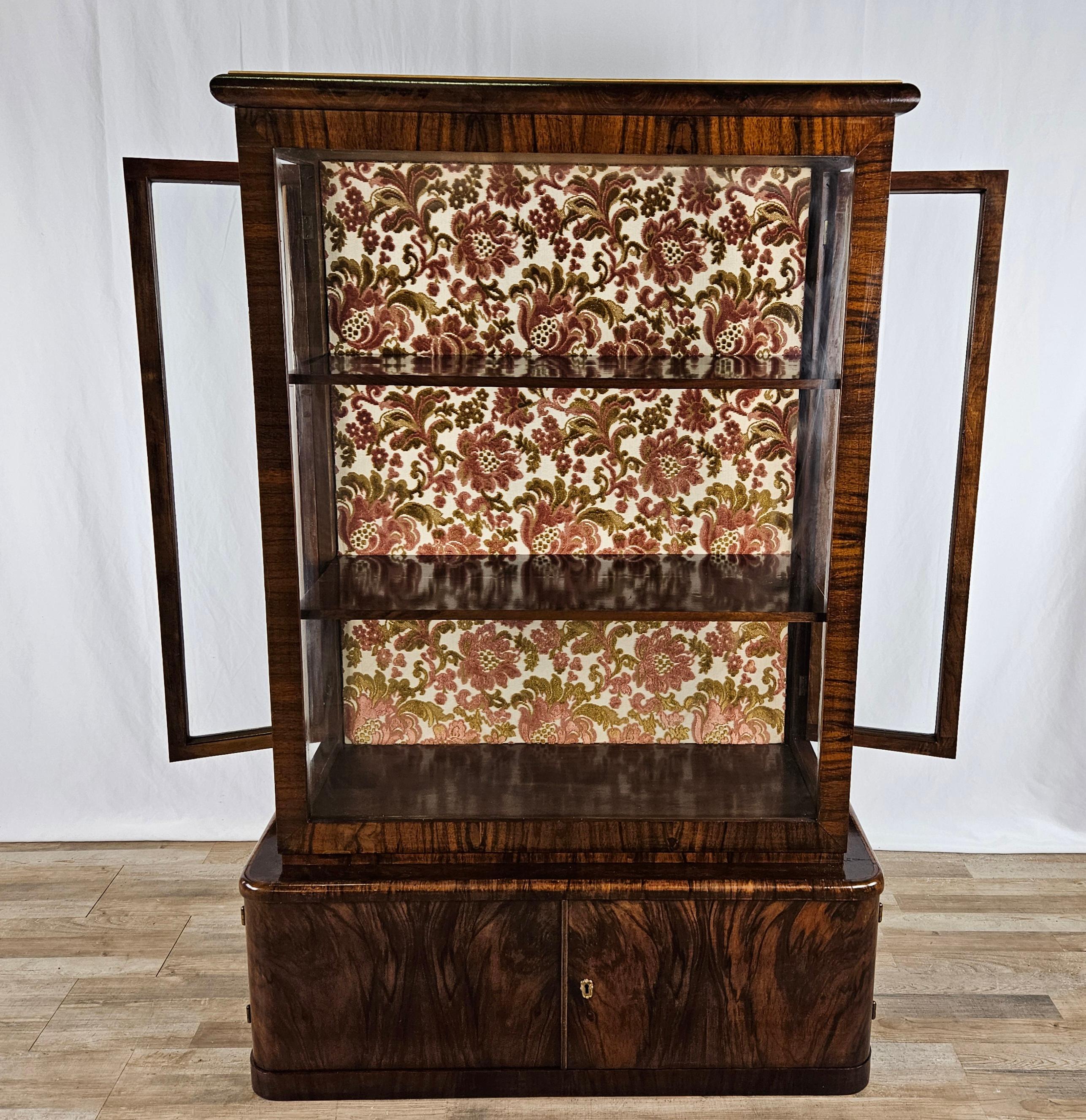 Art Deco display case in walnut burl with side doors and shelves For Sale 8