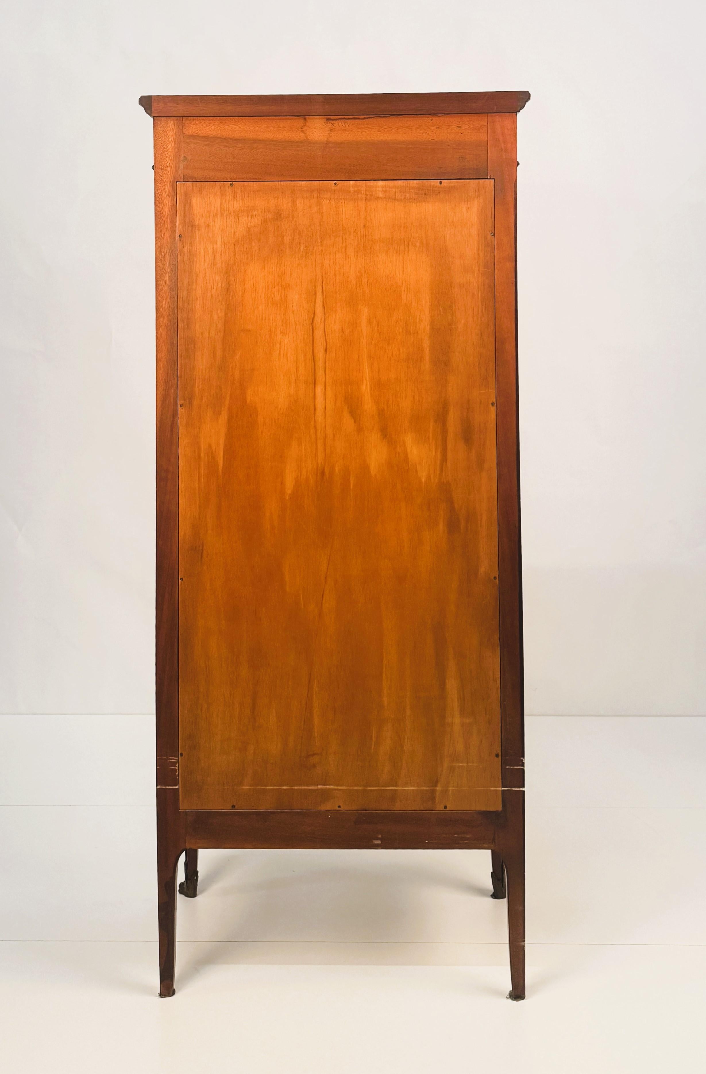 Vitrina chapada en bois de rose, Francia, finales del siglo XIX - principios del XX 19th Century en venta