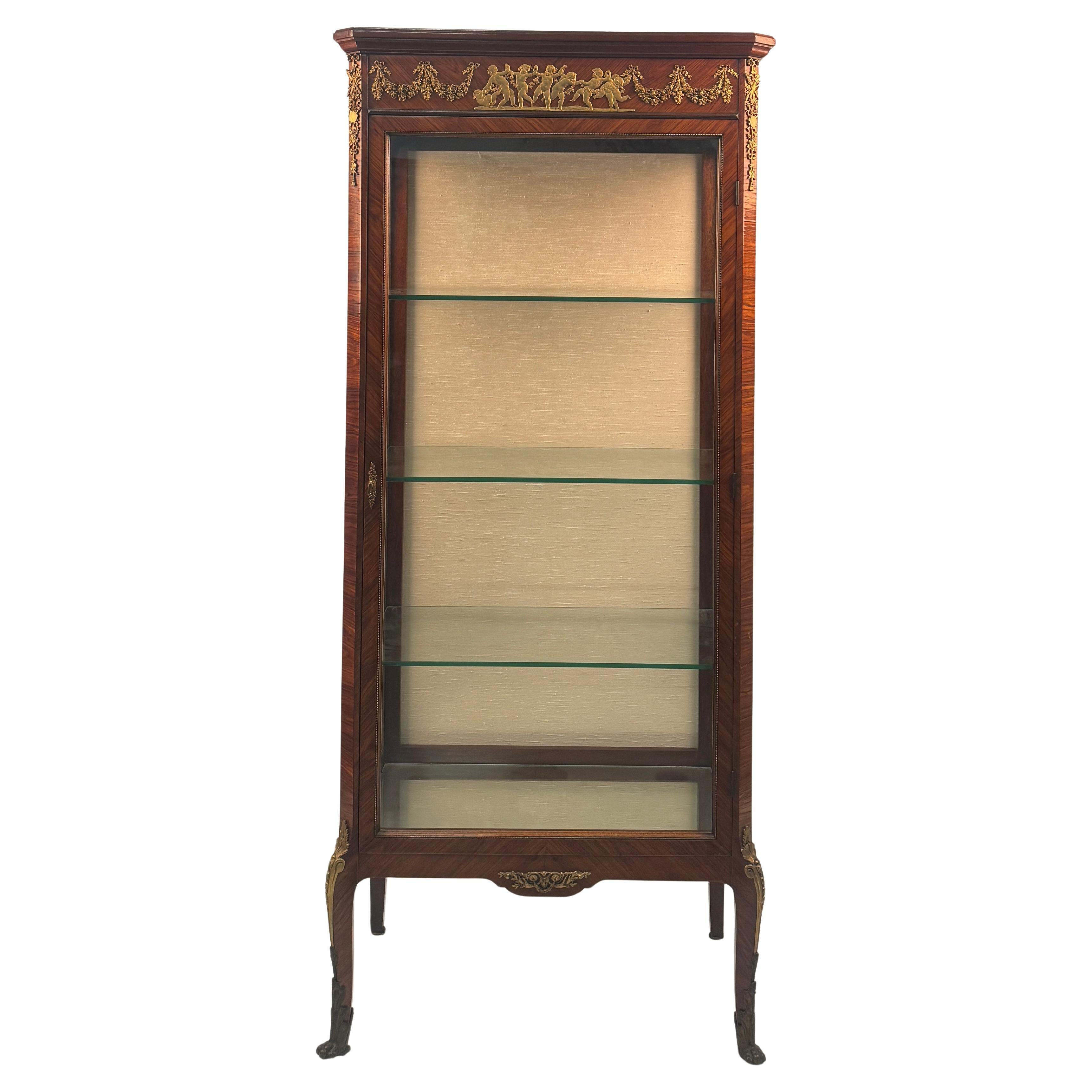 Vetrina impiallacciata in bois de rose, Francia, fine XIX - inizi del XX secolo