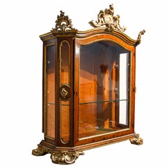 Vitrine en bois avec moulures dorées, Rome, 18e siècle