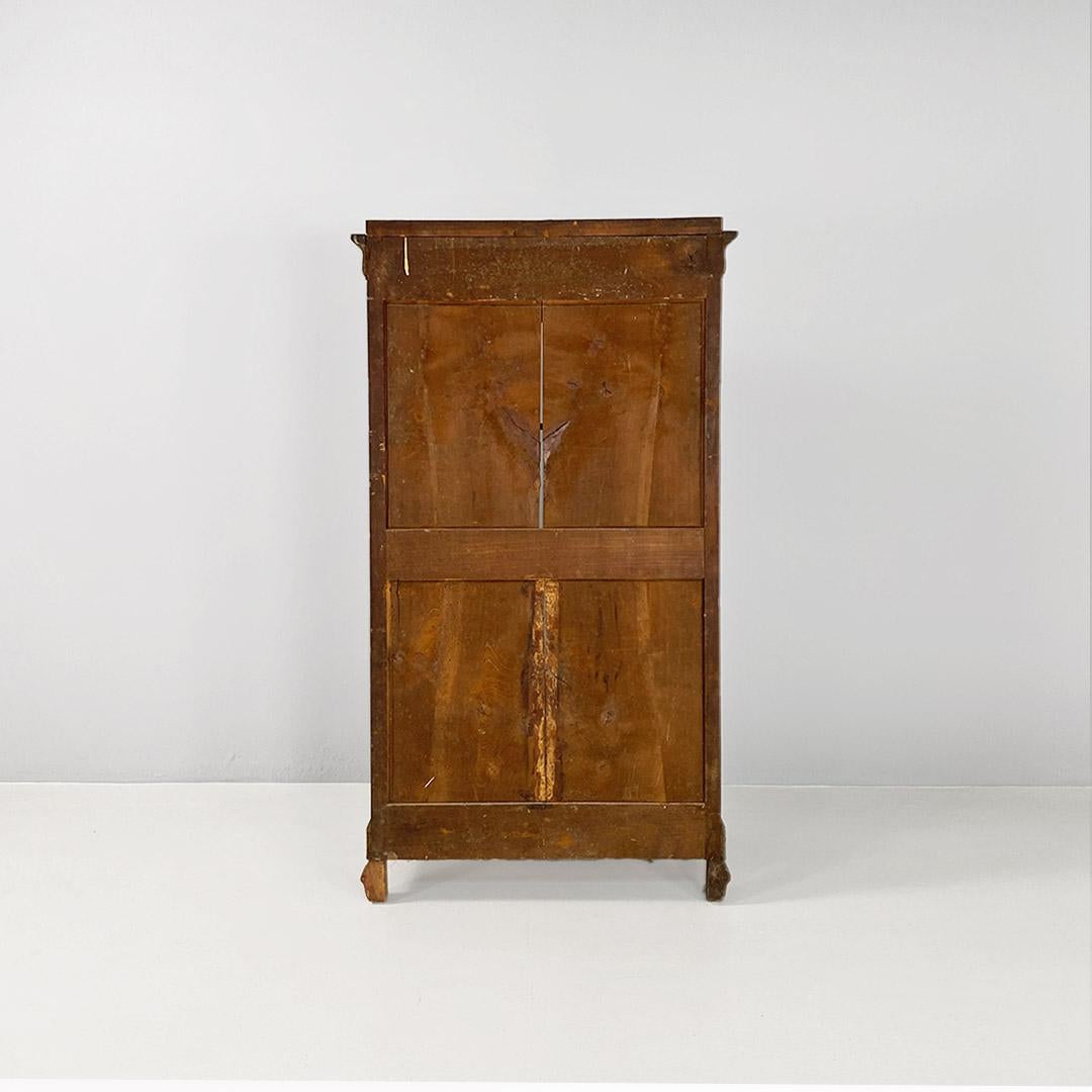 Early 19th Century Antique English showcase, wooden with interior shelves and original glass panes from the 1800s For Sale