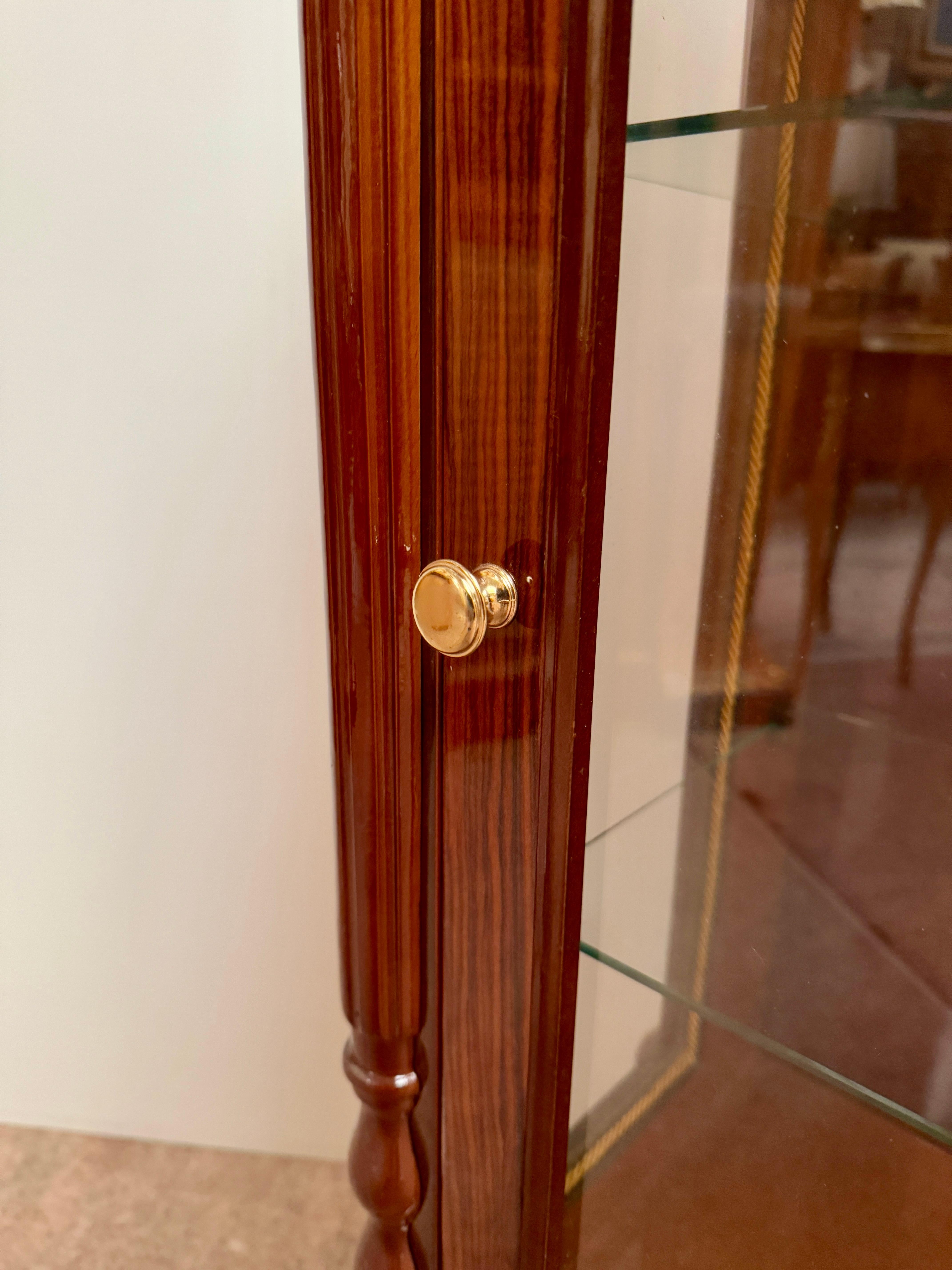 Vetrina italiana in legno noce vintage anni '90 in vendita 6