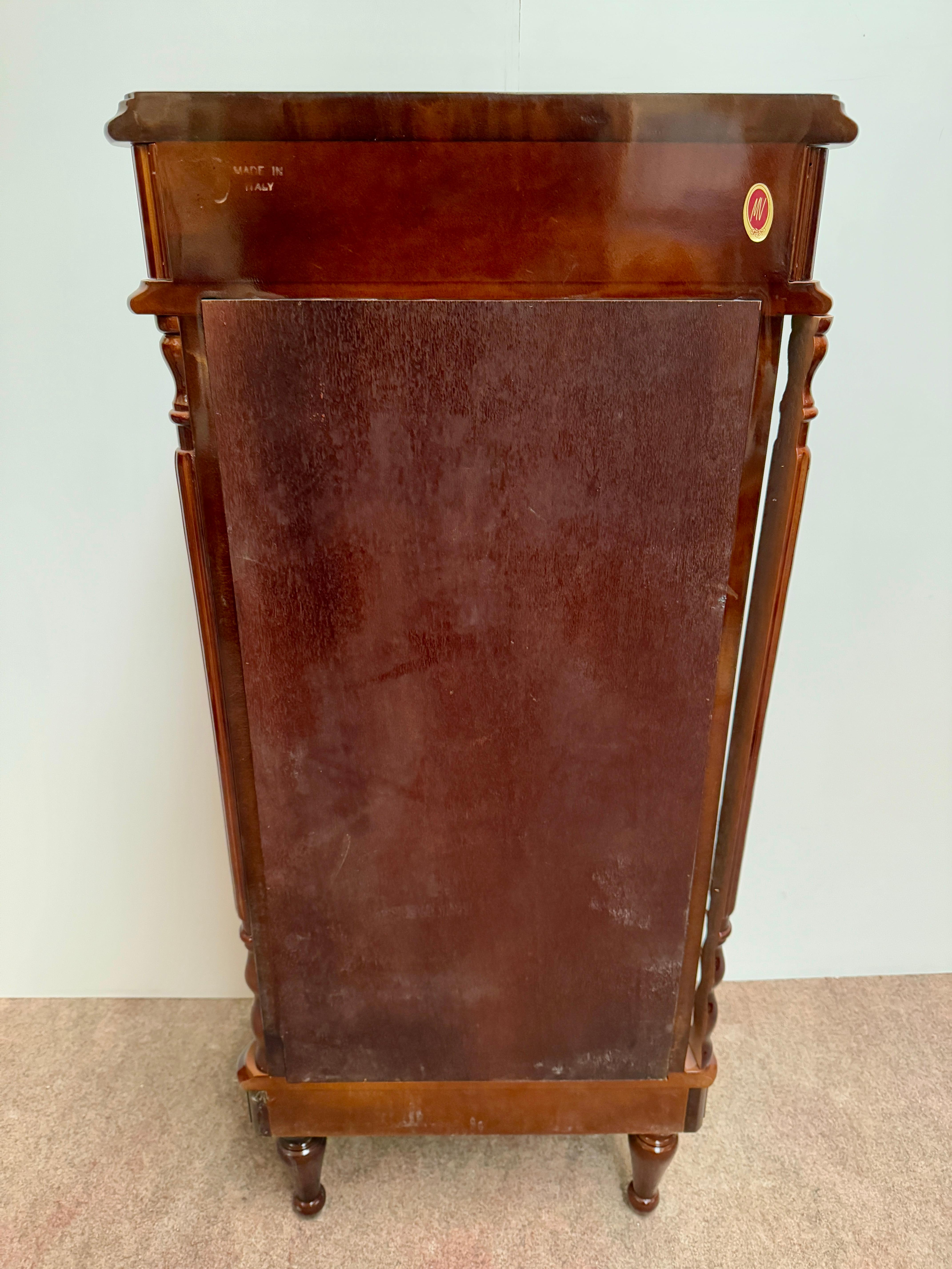 Vetrina italiana in legno noce vintage anni '90 in vendita 7