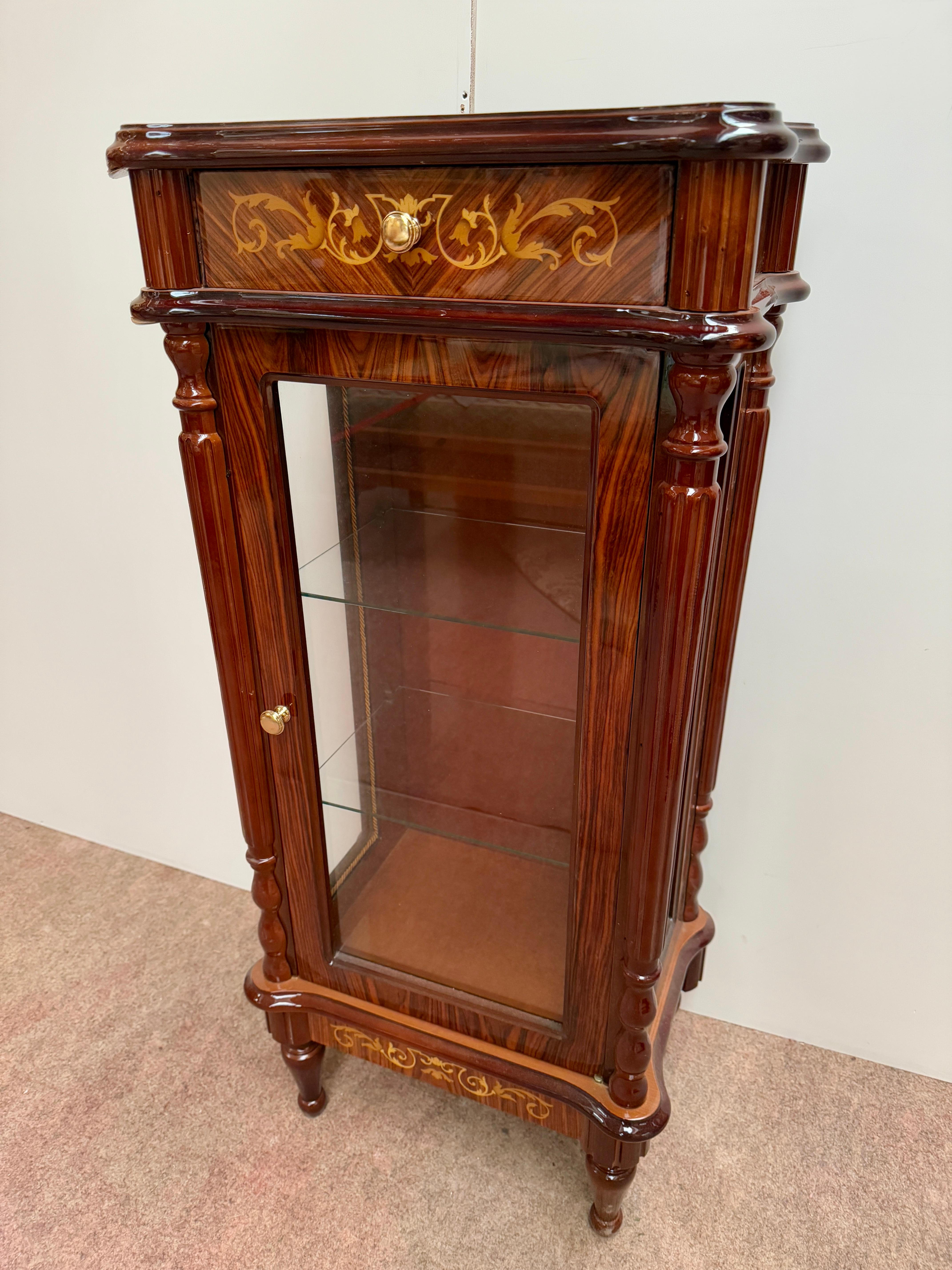 Altro Vetrina italiana in legno noce vintage anni '90 in vendita